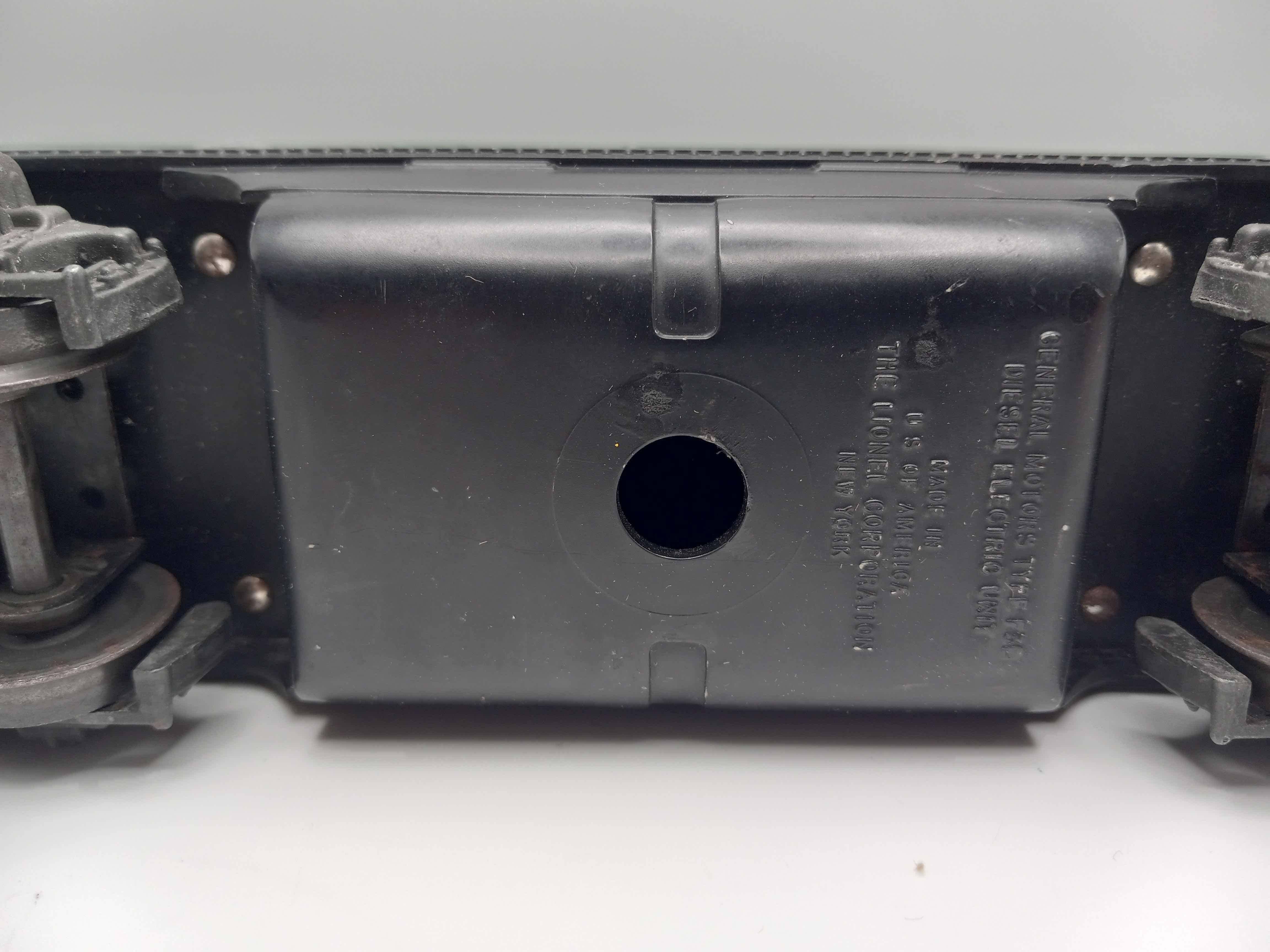 Photo 1 of LIONEL TRAINS SOUTHERN F-3 DIESEL UNIT 2356B