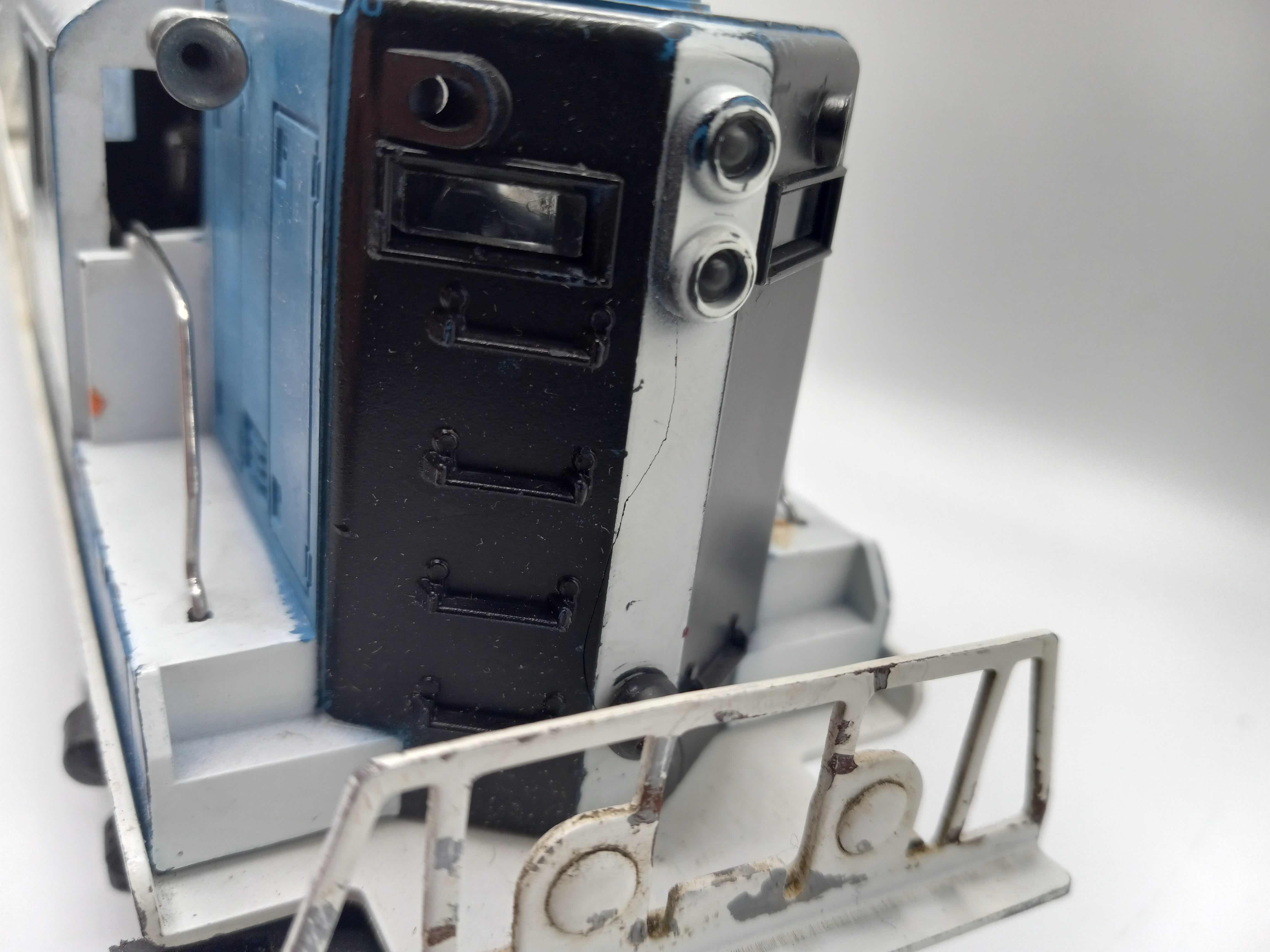 Photo 1 of LIONEL TRAINS BOSTON & MAINE GP-9 DIESEL LOCOMOTIVE 2346