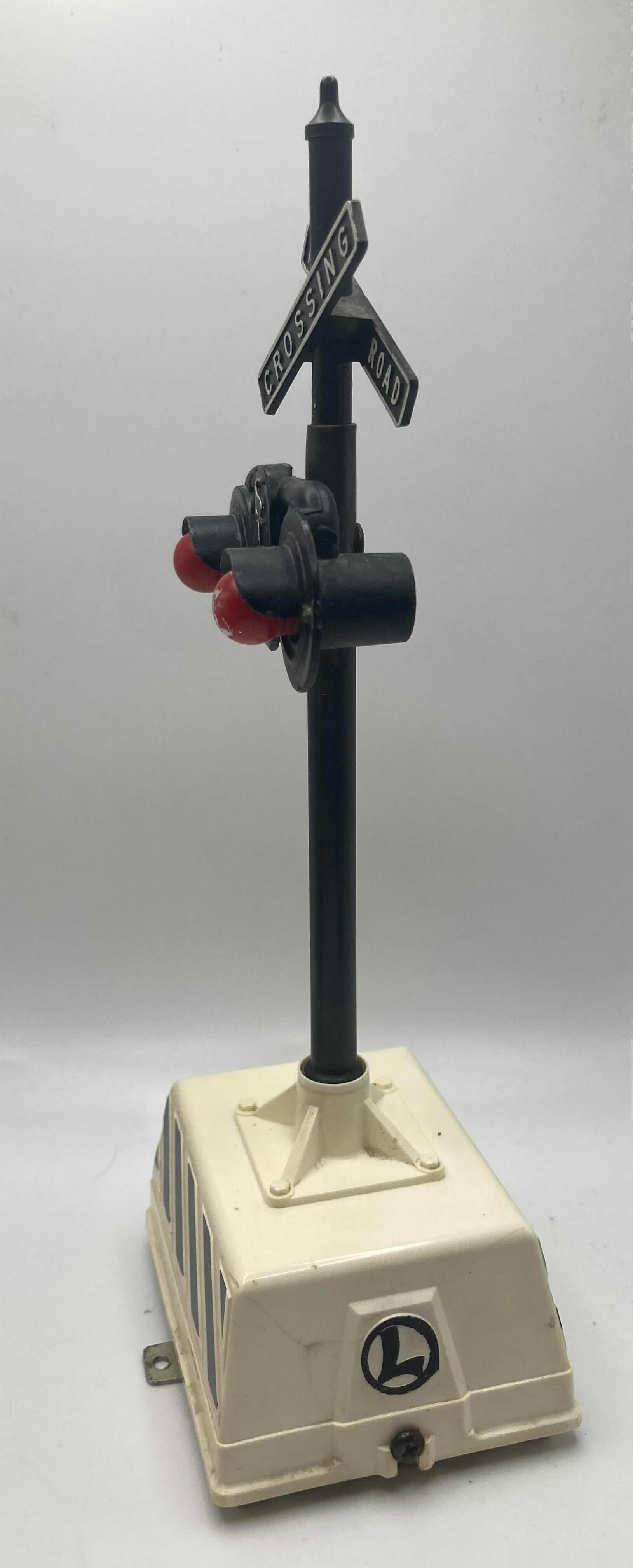 Photo 1 of LIONEL TRAINS RINGING HIGHWAY SIGNAL 155 W ORIGINAL BOX & INSTRUCTIONS