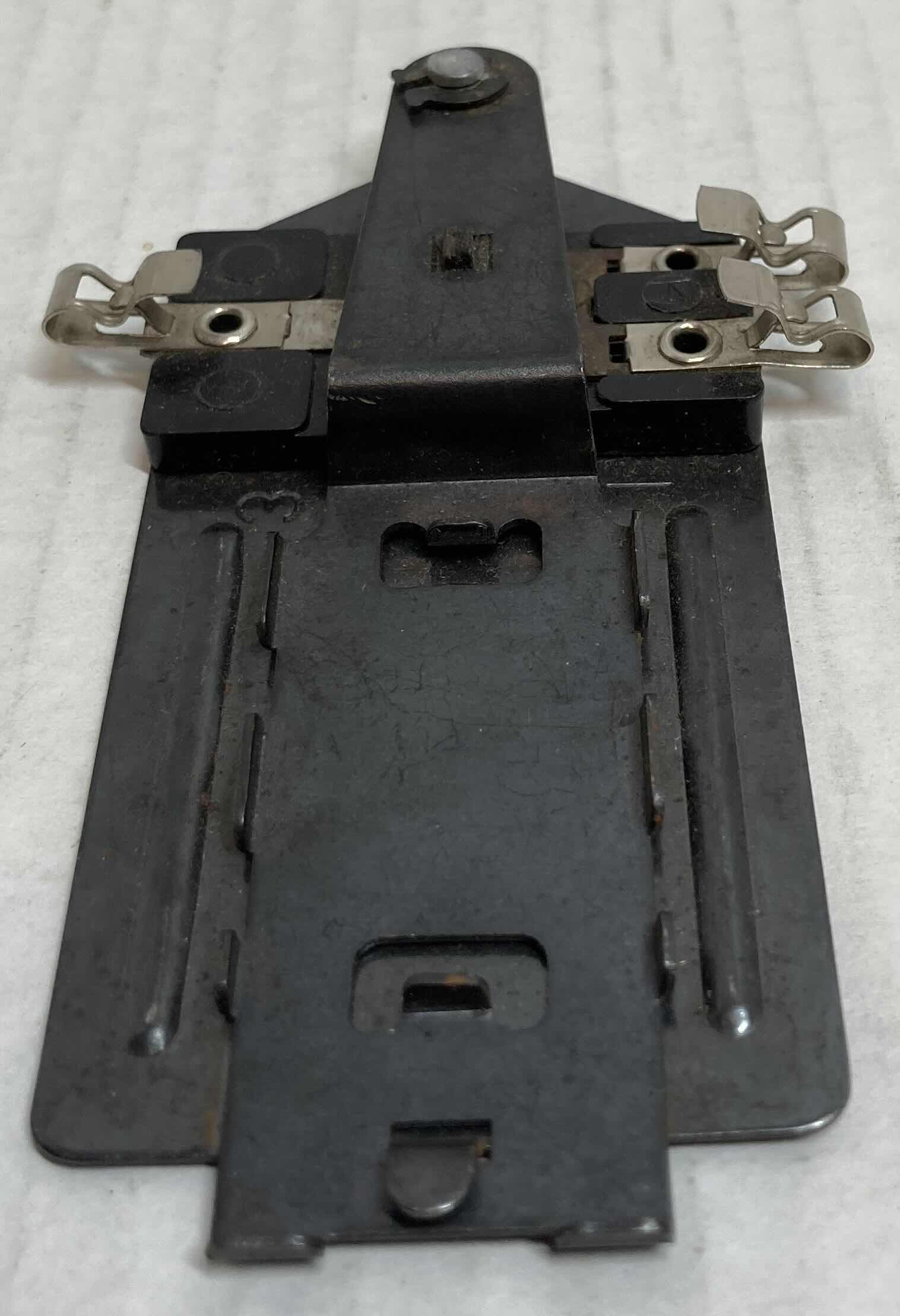 Photo 3 of LIONEL TRAINS 153-C CONTACTER AUTOMATIC BLOCK SIGNAL & CONTROL