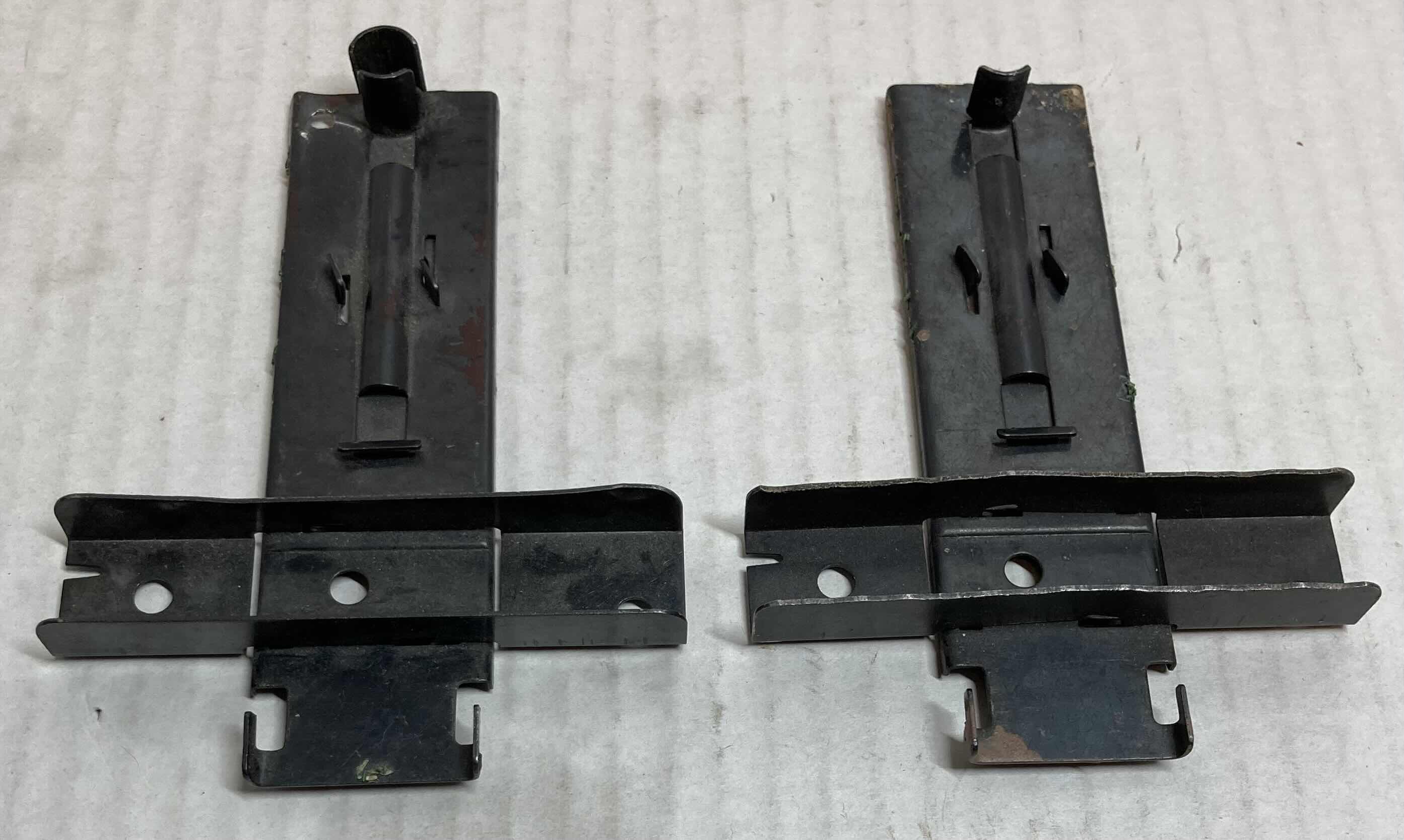 Photo 1 of LIONEL TRAINS 3434-100 LOW BRIGE SIGNEL SET O & O27 GUAGE