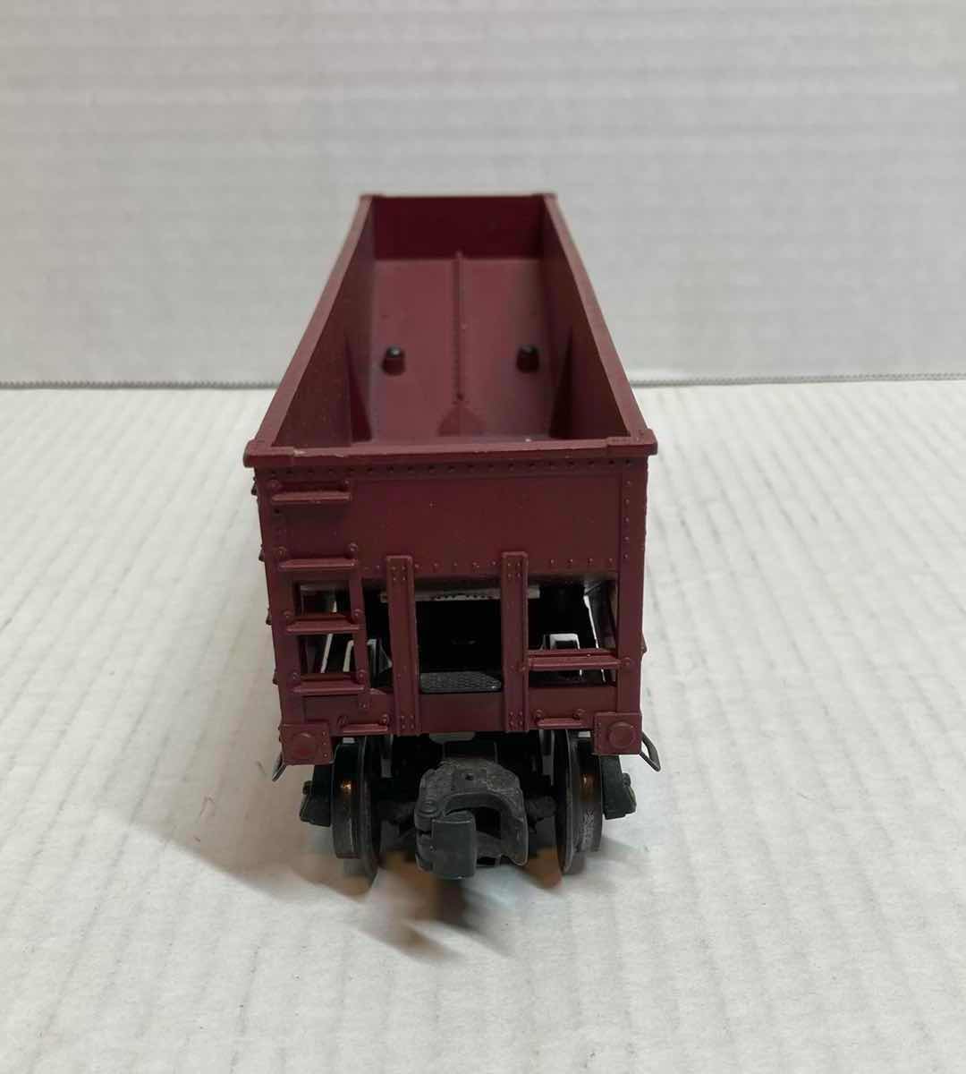 Photo 1 of LIONEL TRAINS 6456 LEHIGH VALLEY TRAIN CAR 1948