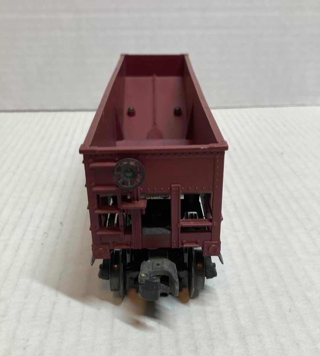 Photo 1 of LIONEL TRAINS 6456 LEHIGH VALLEY TRAIN CAR 1948