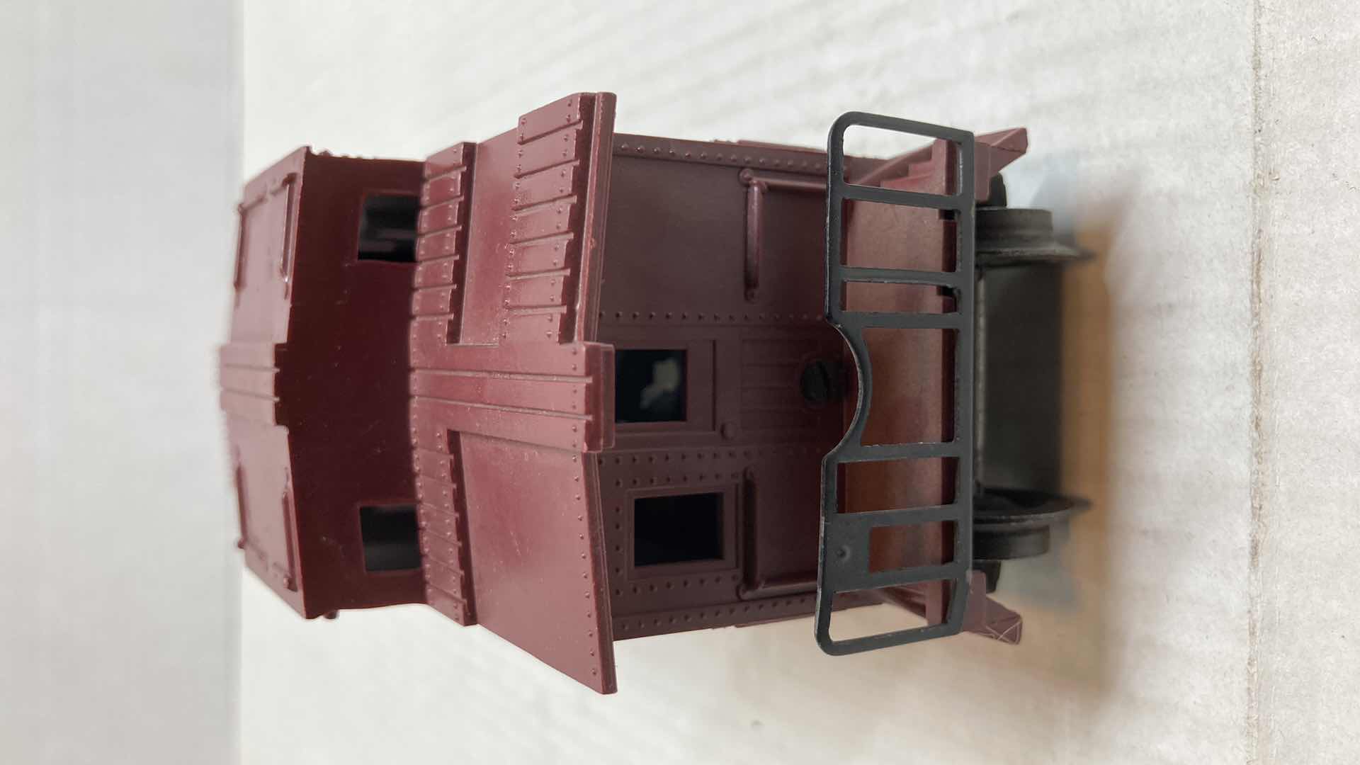 Photo 1 of LIONEL TRAINS 6017 CABOOSE HALLMARK TRAIN CAR 1951-1962