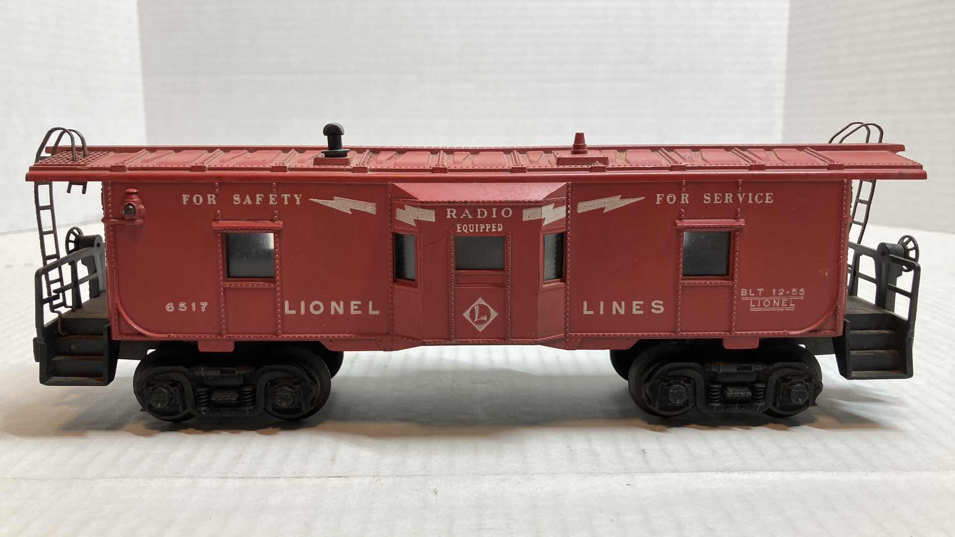 Photo 1 of $80.   LIONEL TRAINS 6517 RADIO EQUIPPED BAY WINDOW CABOOSE 1955-1959