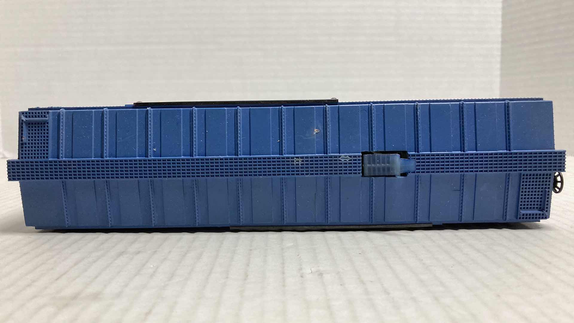 Photo 1 of LIONEL WABASH FOLLOW THE FLAG OPERATOR BOX CAR 3424 W DETACHED OPERATOR
