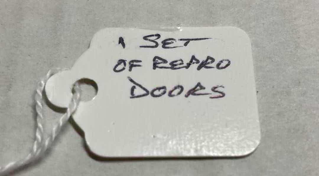 Photo 1 of LIONEL NEW YORK CENTRAL DUAL LEVEL STOCK CAR 63561