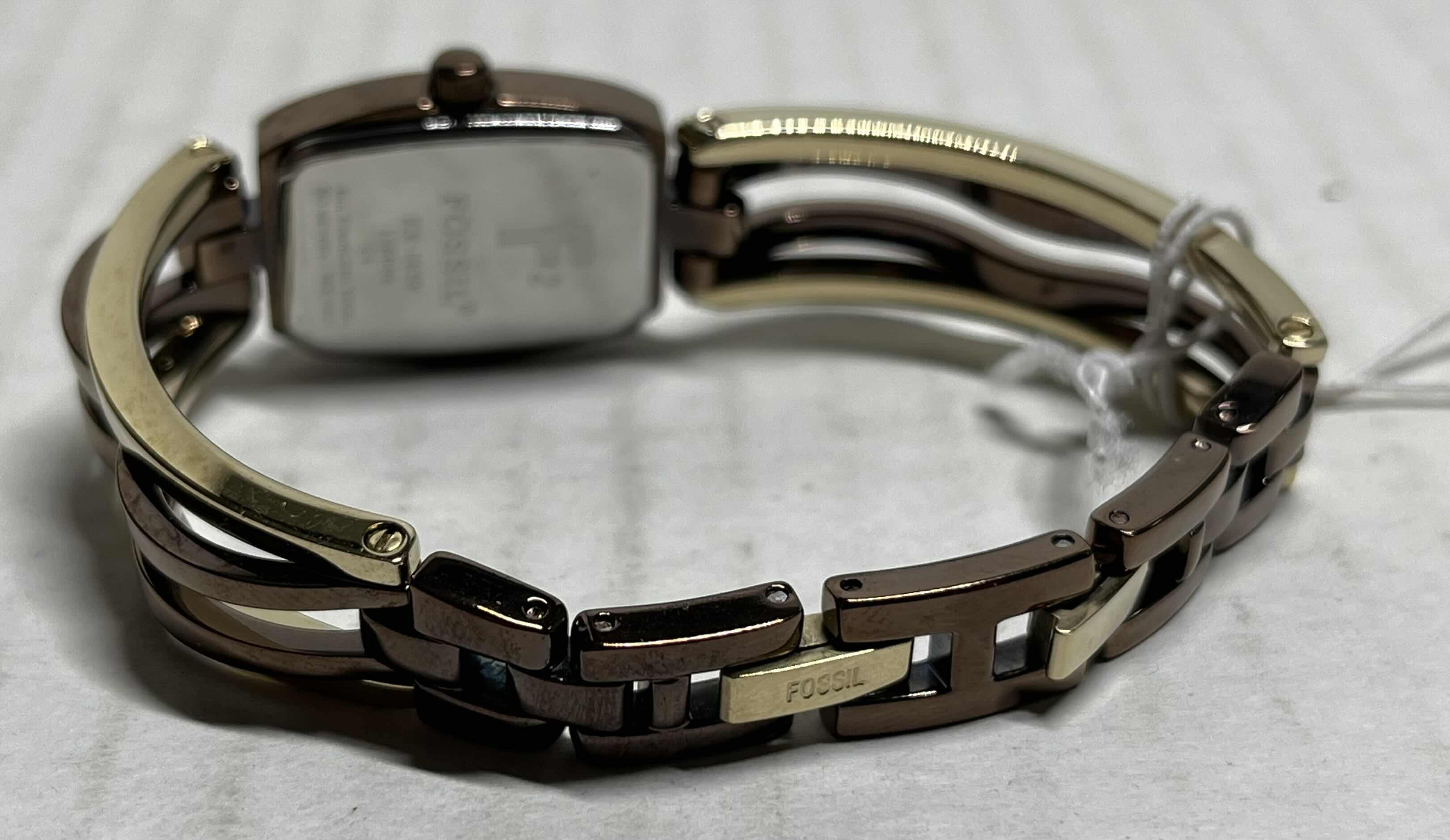 Photo 3 of FOSSIL 2-TONE ALL STAINLESS STEEL WOMENS ANALOG WATCH 50M 165FT ES-1859