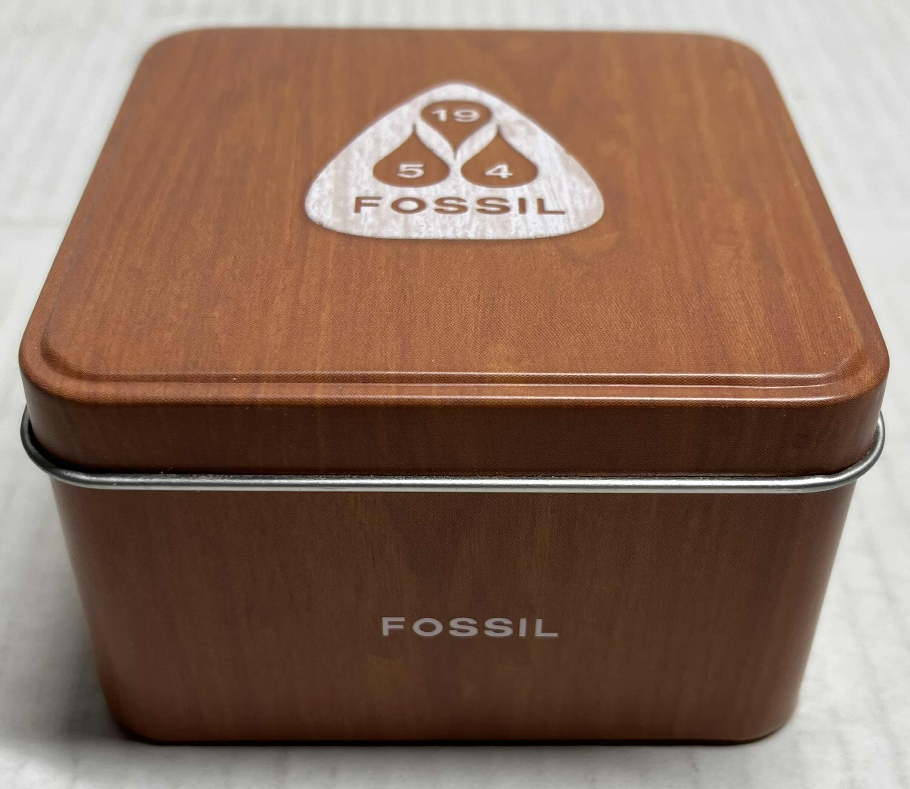 Photo 5 of FOSSIL 2-TONE ALL STAINLESS STEEL WOMENS ANALOG WATCH 50M 165FT ES-1859