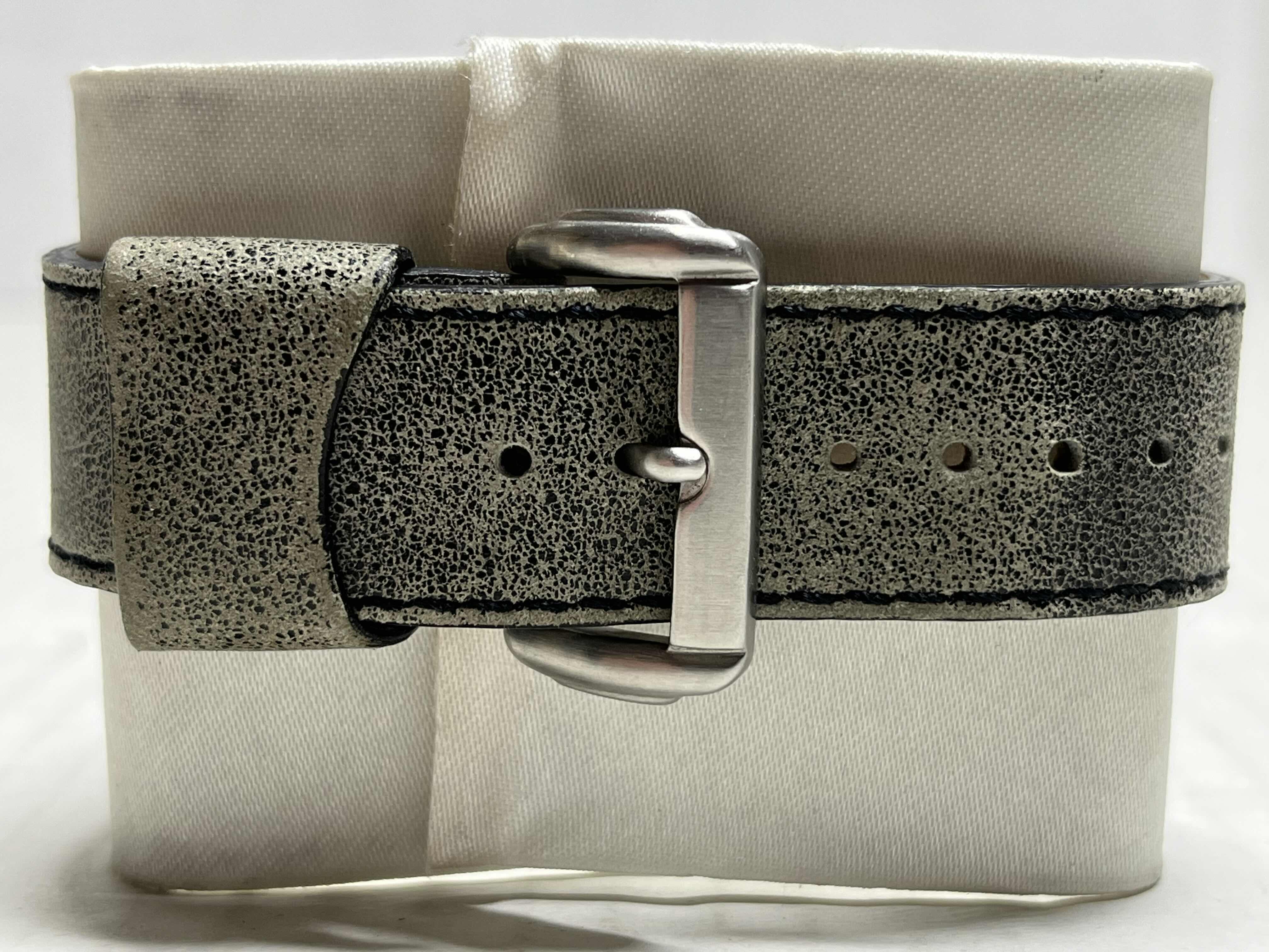 Photo 1 of KENNETH COLE REACTION MENS DIGITAL WATCH W GENUINE LEATHER STRAP MODEL V297-03 RK5046