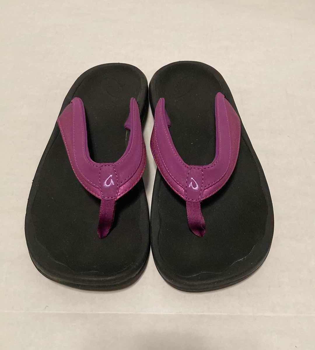 Photo 1 of OLUKAI OHANA ORCHID FLOWER & BLACK WATER RESISTANT SANDALS WOMEN’S SIZE 9