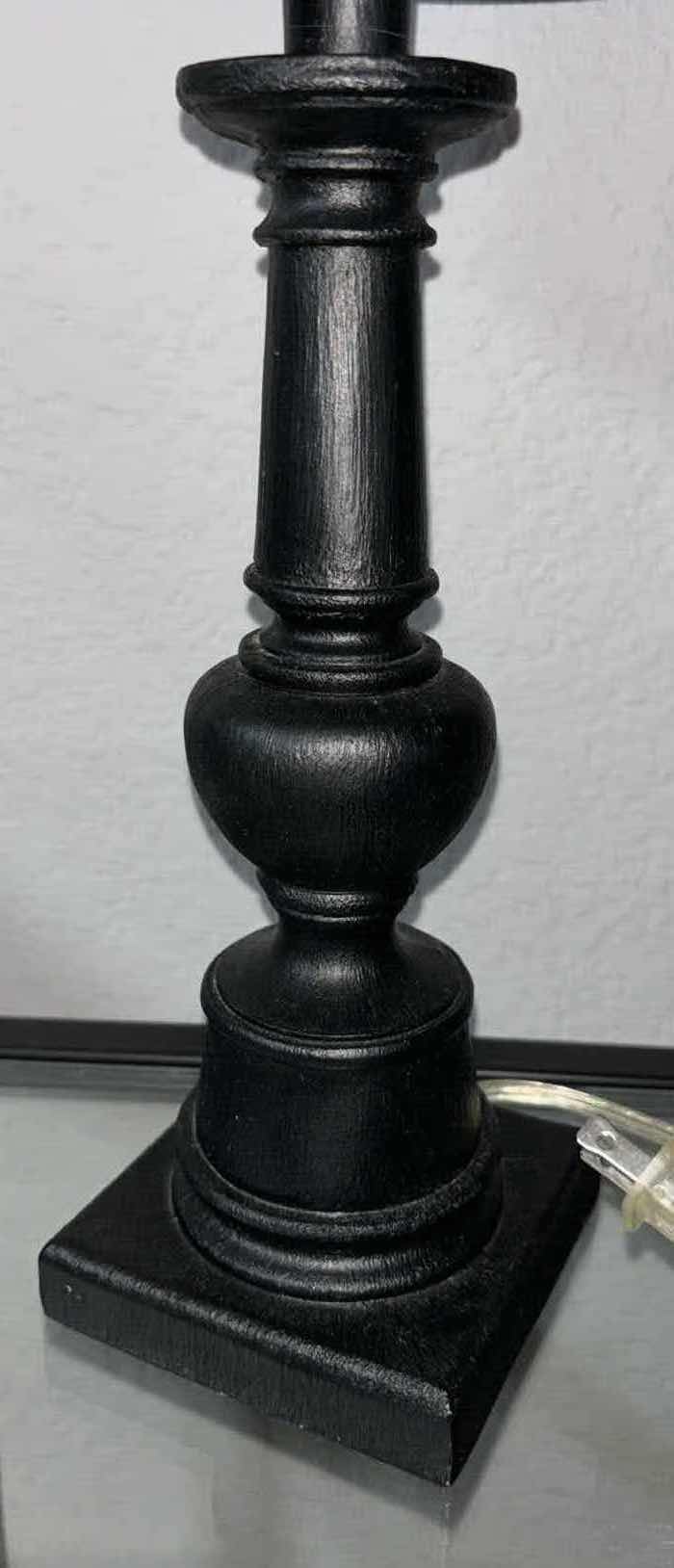 Photo 2 of MATTE BLACK 20&quot; RESIN TABLE LAMP W 7.5”D BLACK LAMP SHADE