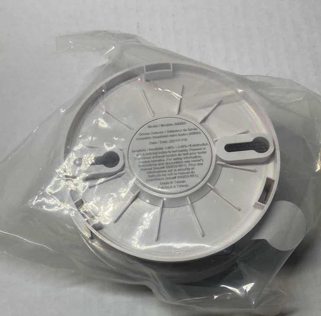 Photo 1 of Fire X  DeTECTOR ALARMS MODEL I4618A (2) W SMOKE DETECTOR ALARM MODEL SSSD3