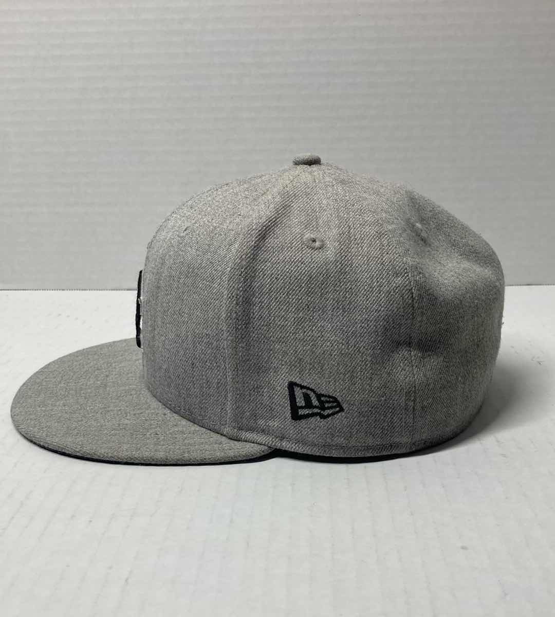 Photo 1 of NEW ERA 59FIFTY LOS ANGELES DODGERS GREY CAP SIZE 7 3/8