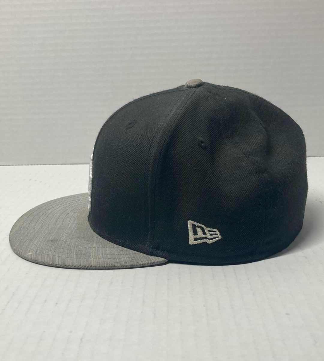 Photo 1 of NEW ERA 59FIFTY LOS ANGELES DODGERS BLACK & GREY CAP SIZE 7 3/8