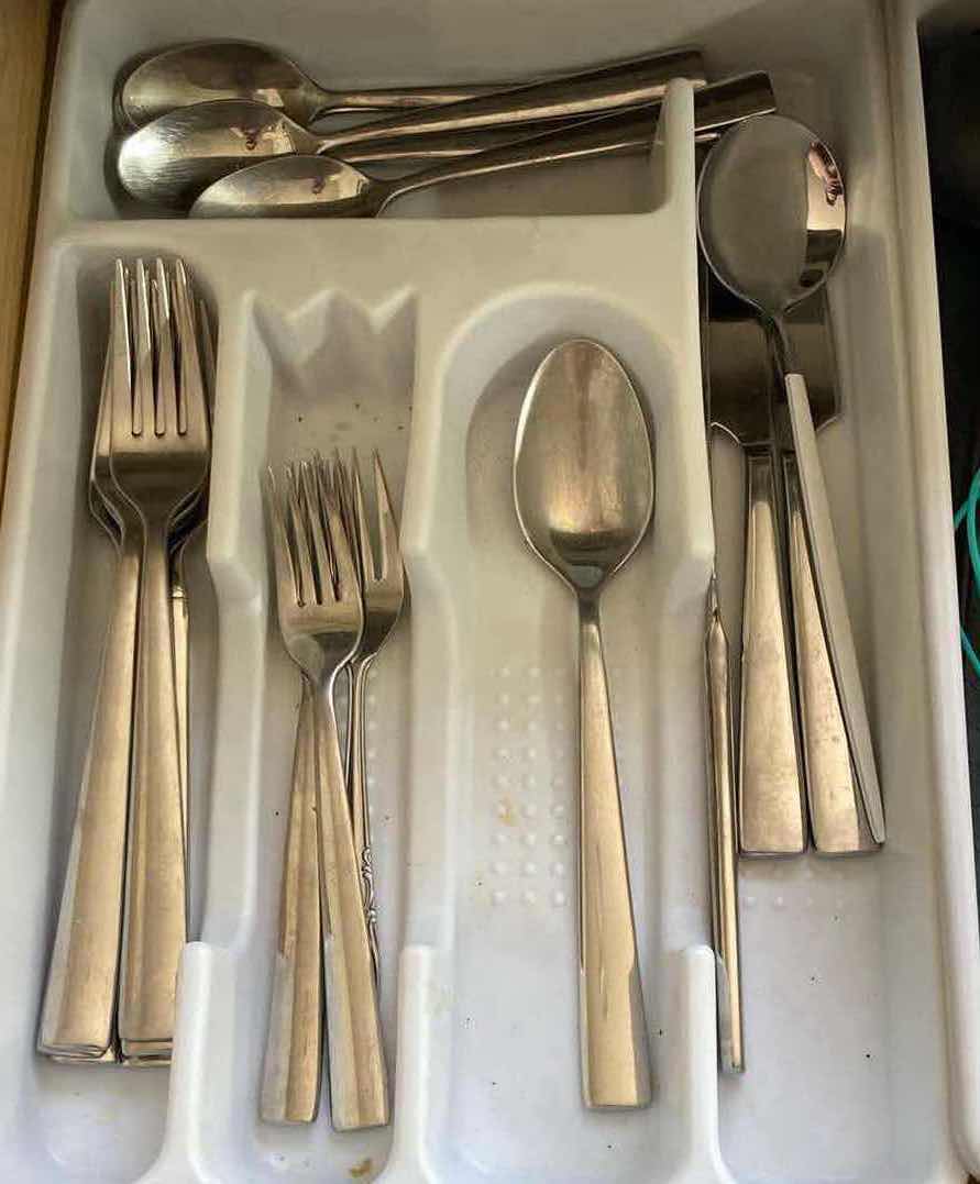 Photo 1 of CONTENTS OF DRAWER-FLATWARE & KITCHEN ACCESSORIES