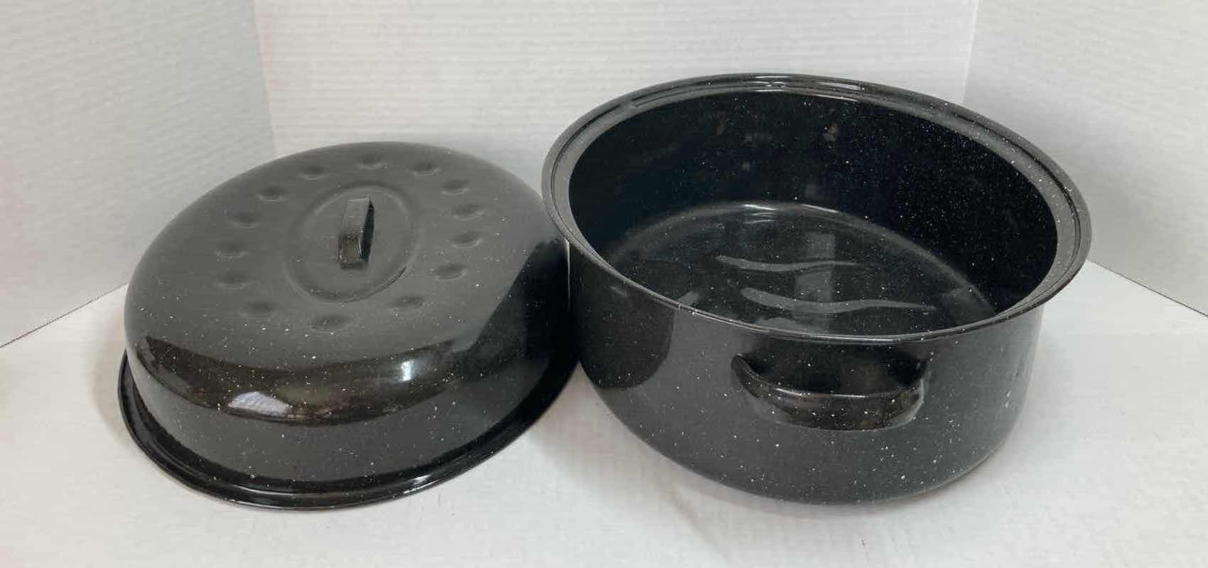 Photo 1 of VINTAGE GRANITEWARE STYLE ROASTING PAN 16” X 12” H8”