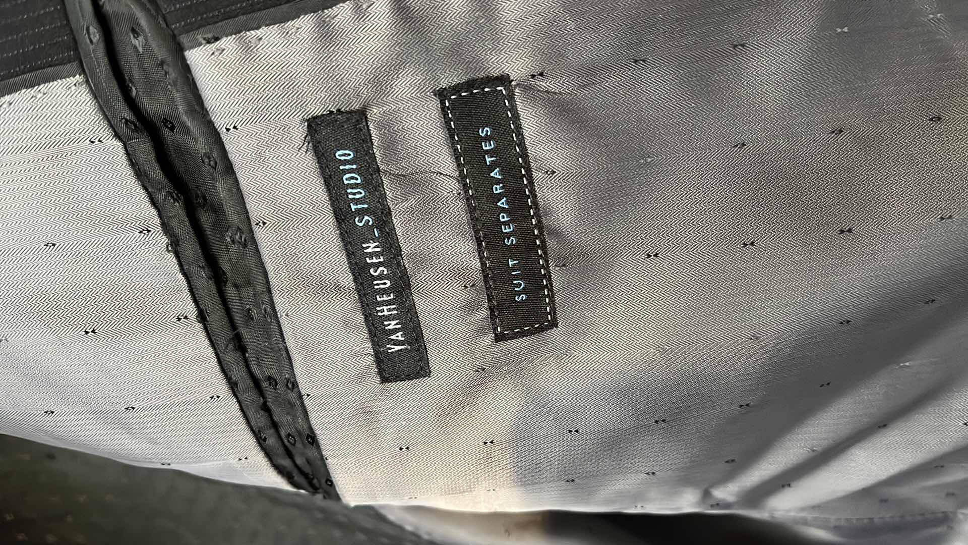 Photo 1 of VAN HEUSEN STUDIO BLACK FINE PIN STRIPE SUIT SPORT JACKET MENS LG