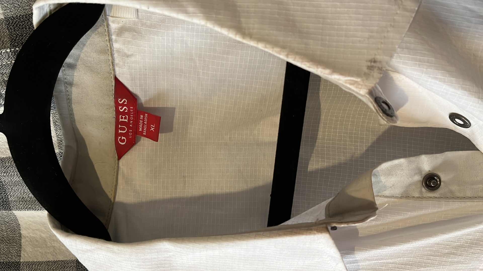 Photo 1 of LEVIS & GUESS SHORT SLEEVE DRESS SHIRTS MENS XL (3)