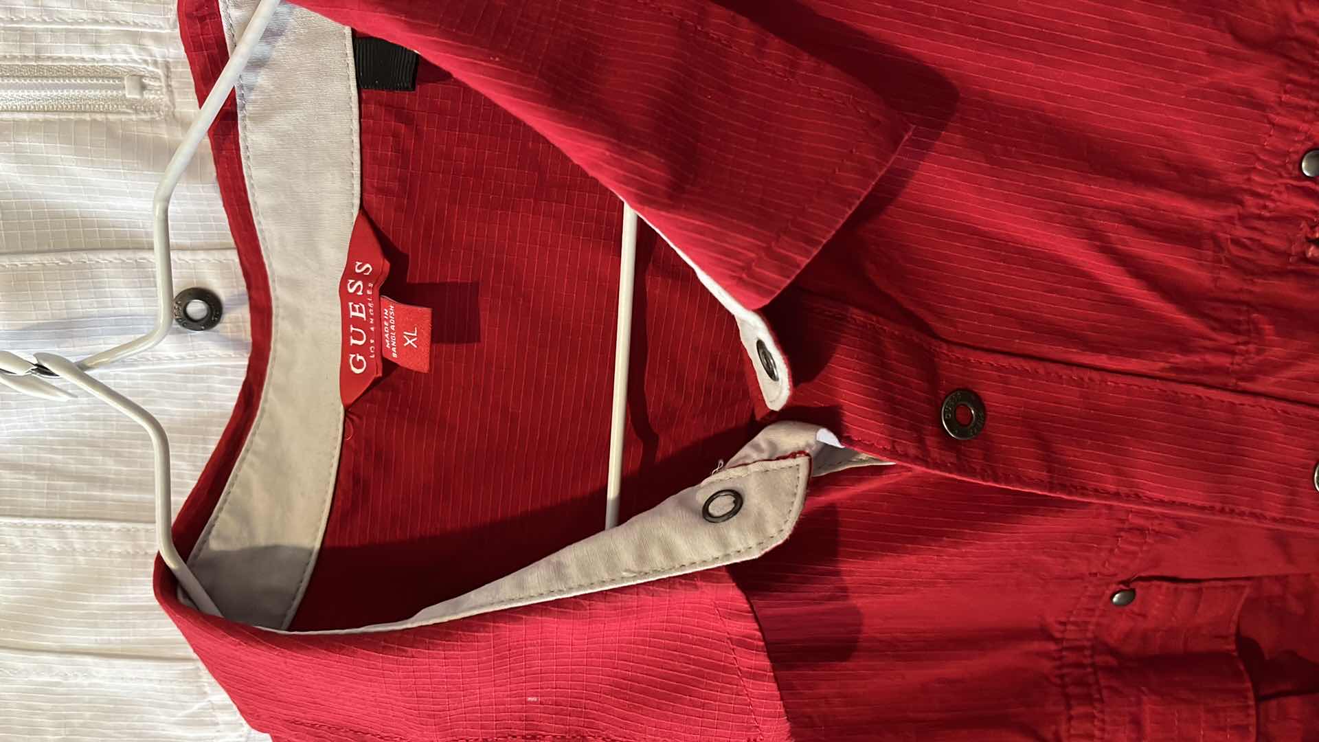 Photo 1 of LEVIS & GUESS SHORT SLEEVE DRESS SHIRTS MENS XL (3)