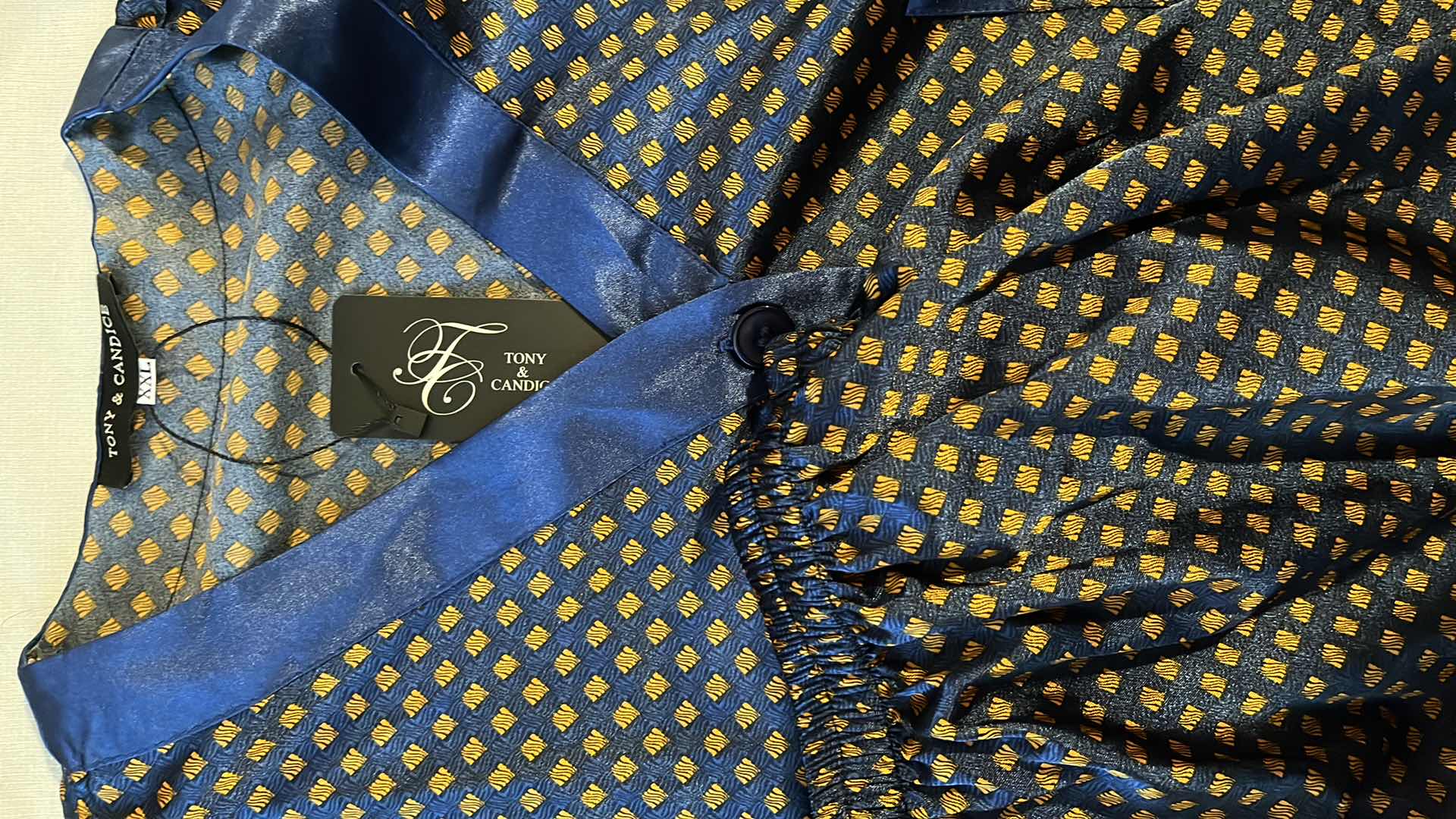 Photo 1 of TONY & CANDICE XXL PAJAMA SET W TAG & EKOUAER XL PAJAMA SETS (3)