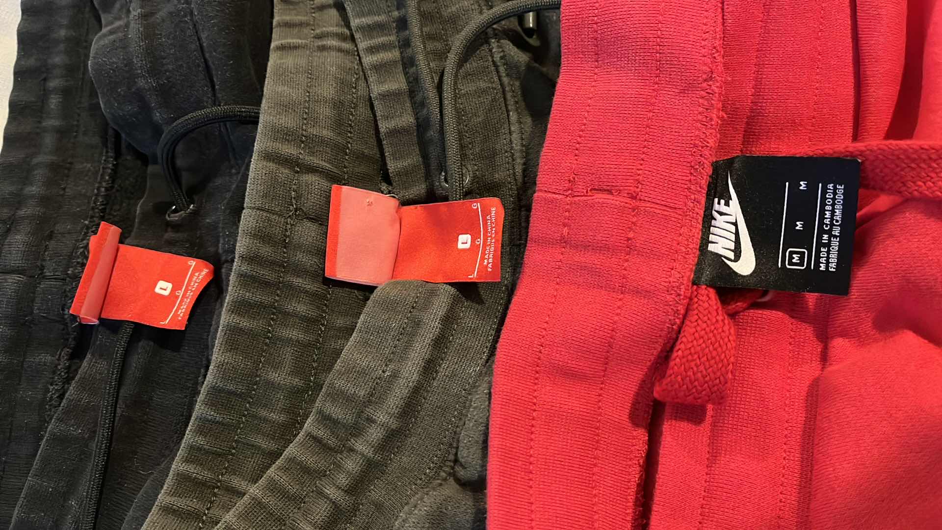 Photo 1 of NIKE AIR SWEATPANTS MENS M-LG (3)