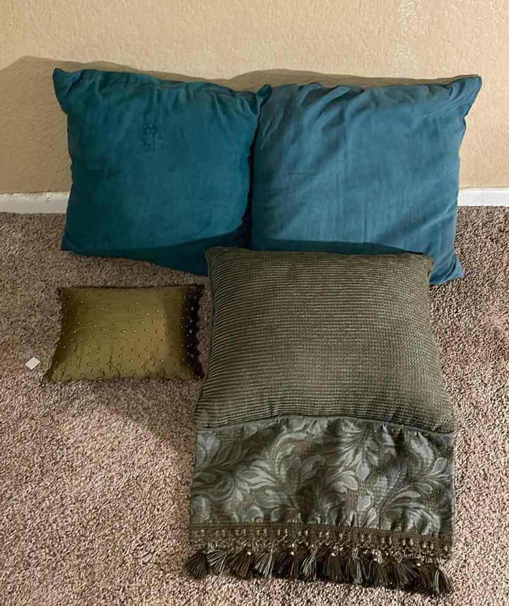 Photo 1 of THROW PILLOWS VARIOUS STYLES & SIZES (6)