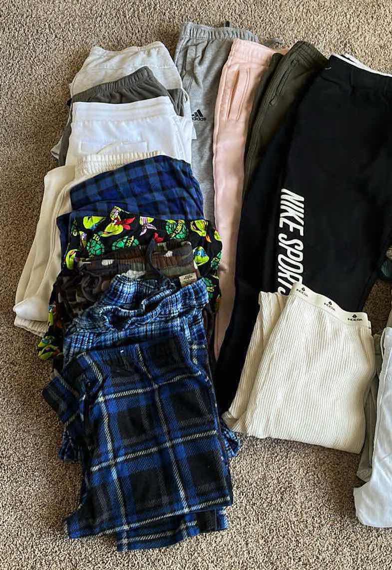 Photo 1 of MENS BOTTOMS SIZE L-XL, W35 & L32/34