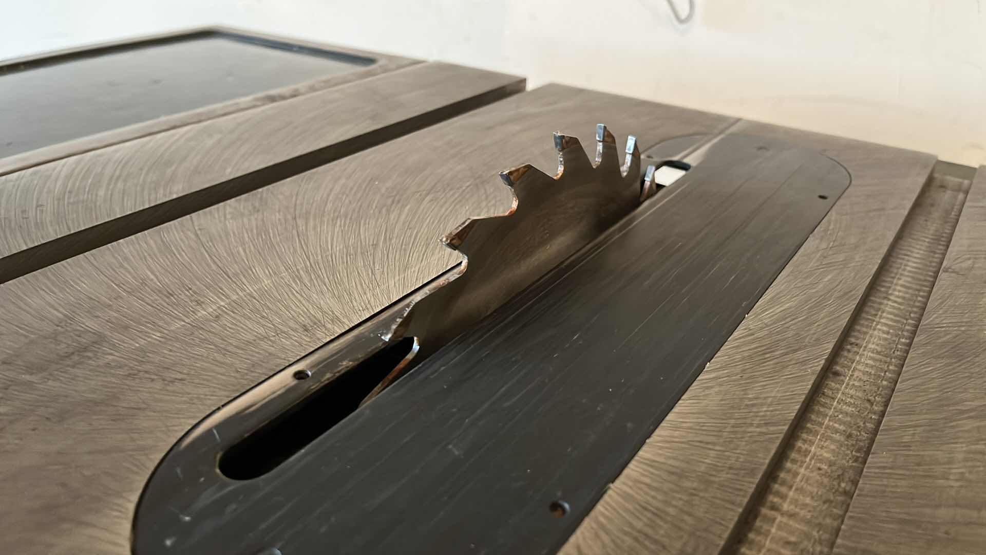 Photo 1 of SEARS ROEBUCK CO. TABLE SAW MODEL 113.299040 48" X 37.5" H36.5"