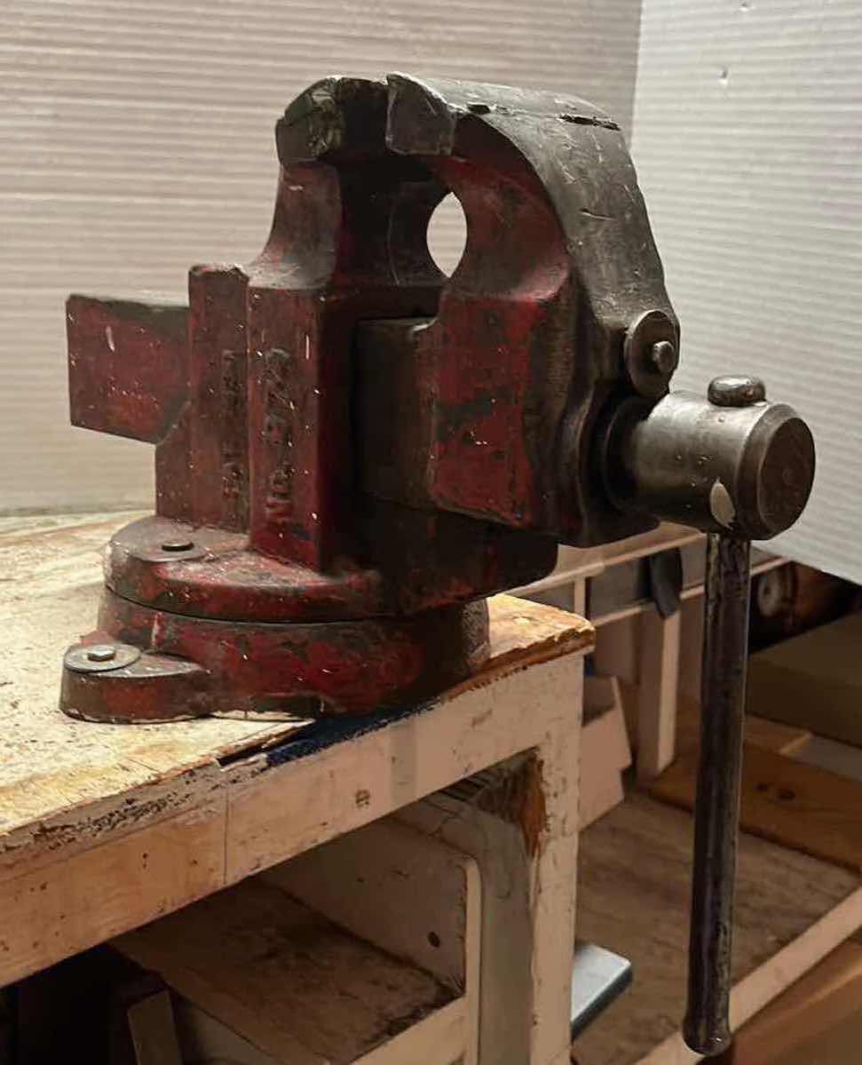 Photo 1 of THE CHAS PARKER MOUNTED VISE GRIP NO. 874
