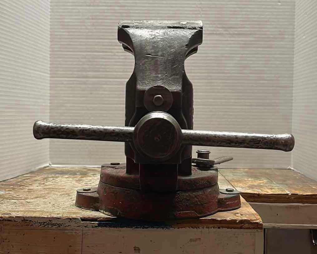 Photo 1 of THE CHAS PARKER MOUNTED VISE GRIP NO. 874