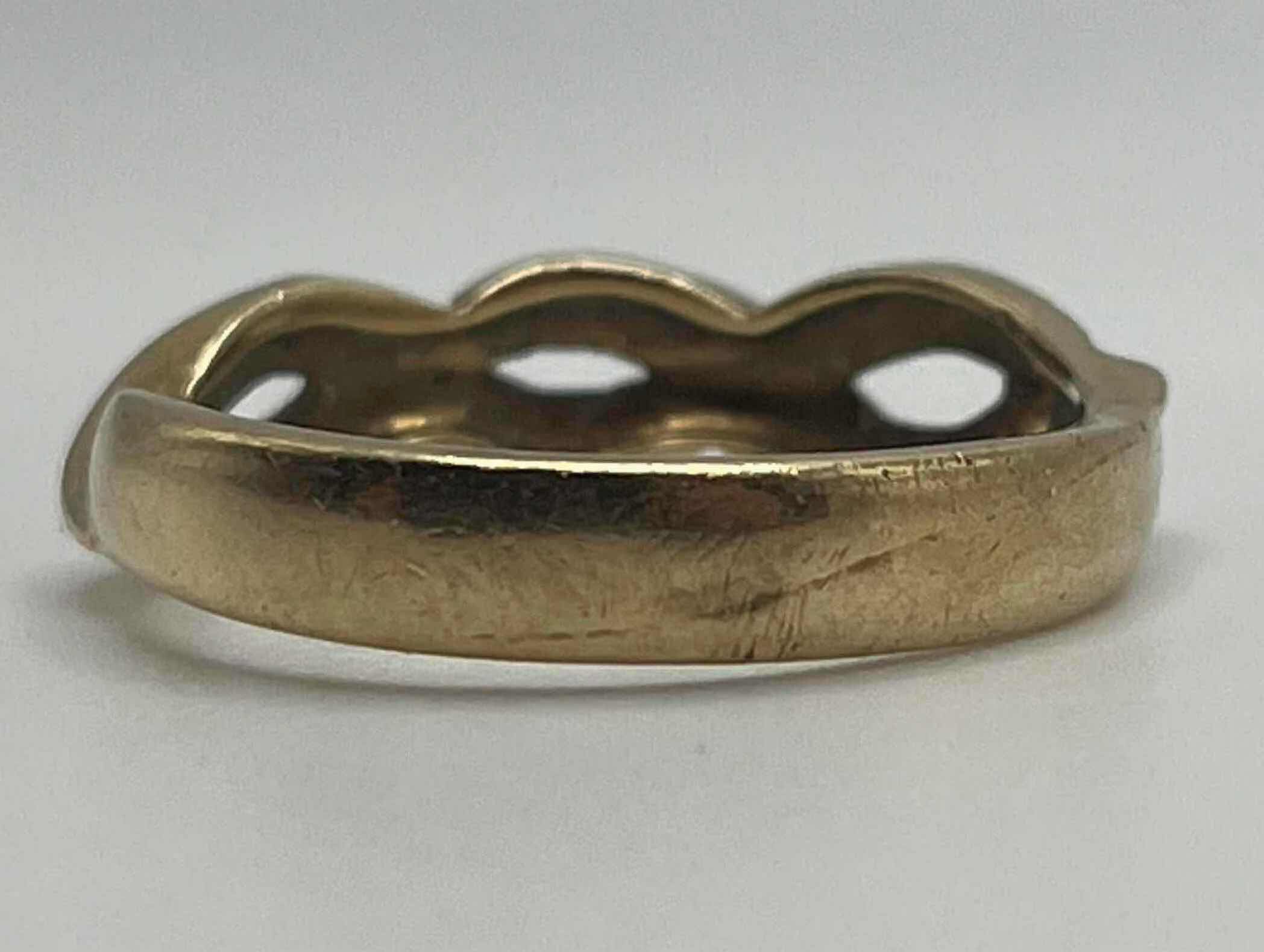 Photo 1 of GOLD RING CELTIC TWIST DESIGN 14K BAND 5.1GRAMS MENS SIZE 13-14