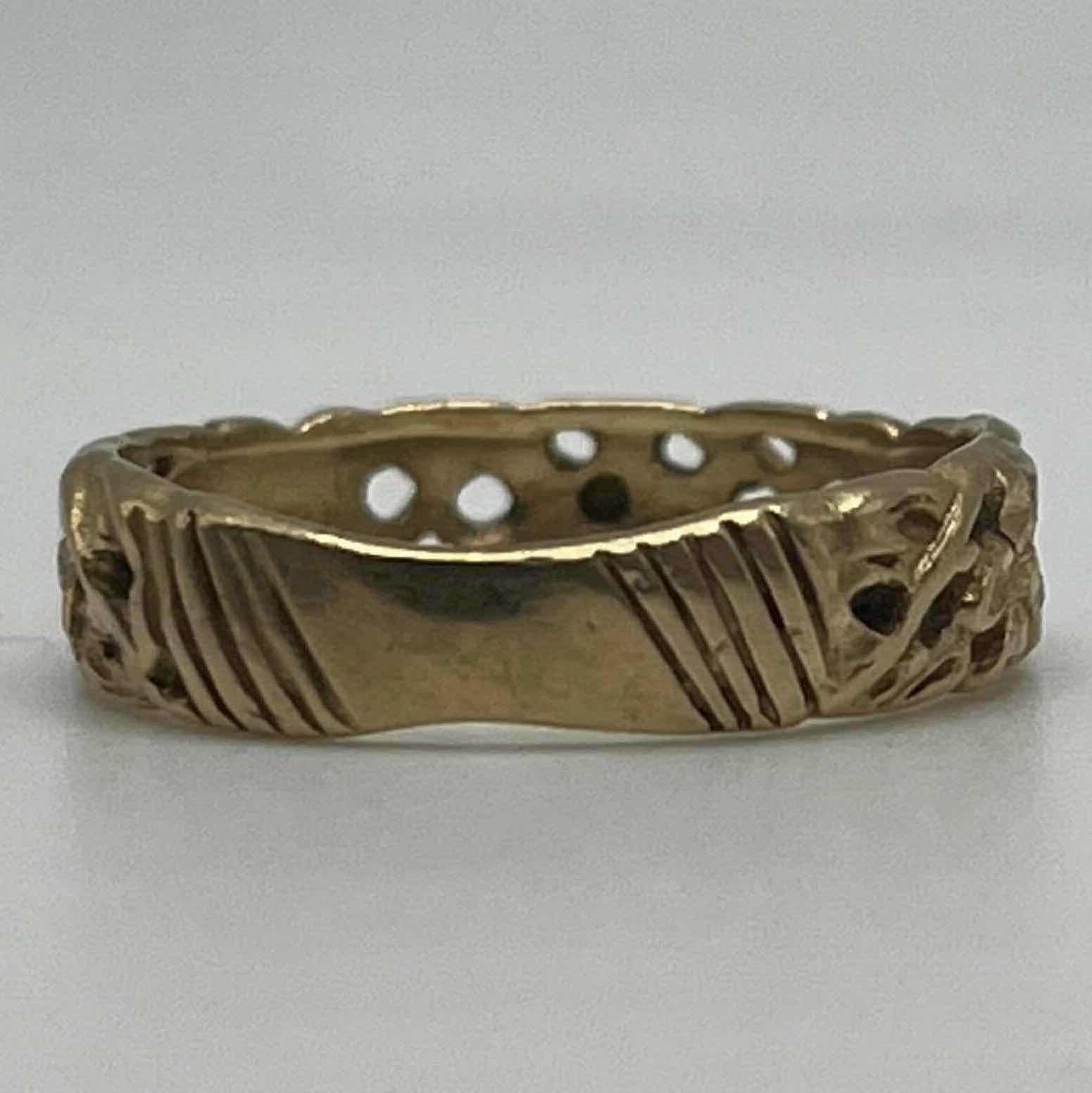 Photo 1 of GOLD RING WOVEN FLOWER DESIGN 14K BAND 2.3GRAMS WOMENS SIZE 6.5-7.5