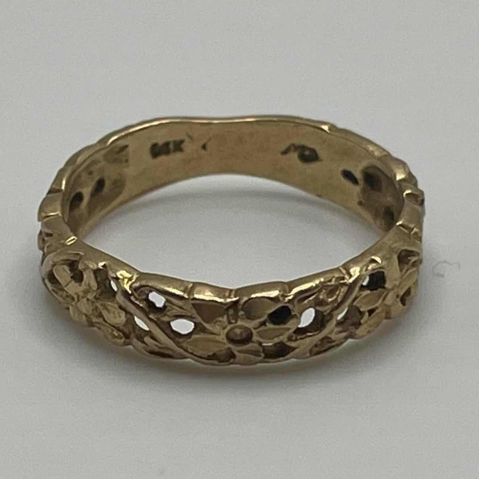 Photo 1 of GOLD RING WOVEN FLOWER DESIGN 14K BAND 2.3GRAMS WOMENS SIZE 6.5-7.5