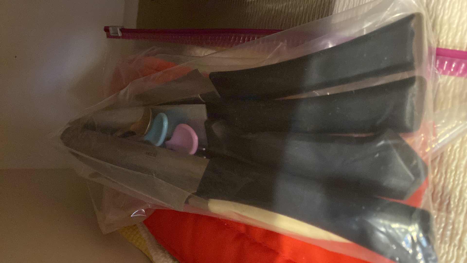 Photo 1 of CONTENTS OF CABINET KNIVES, MOLD, PLATER AND BAKEWARE