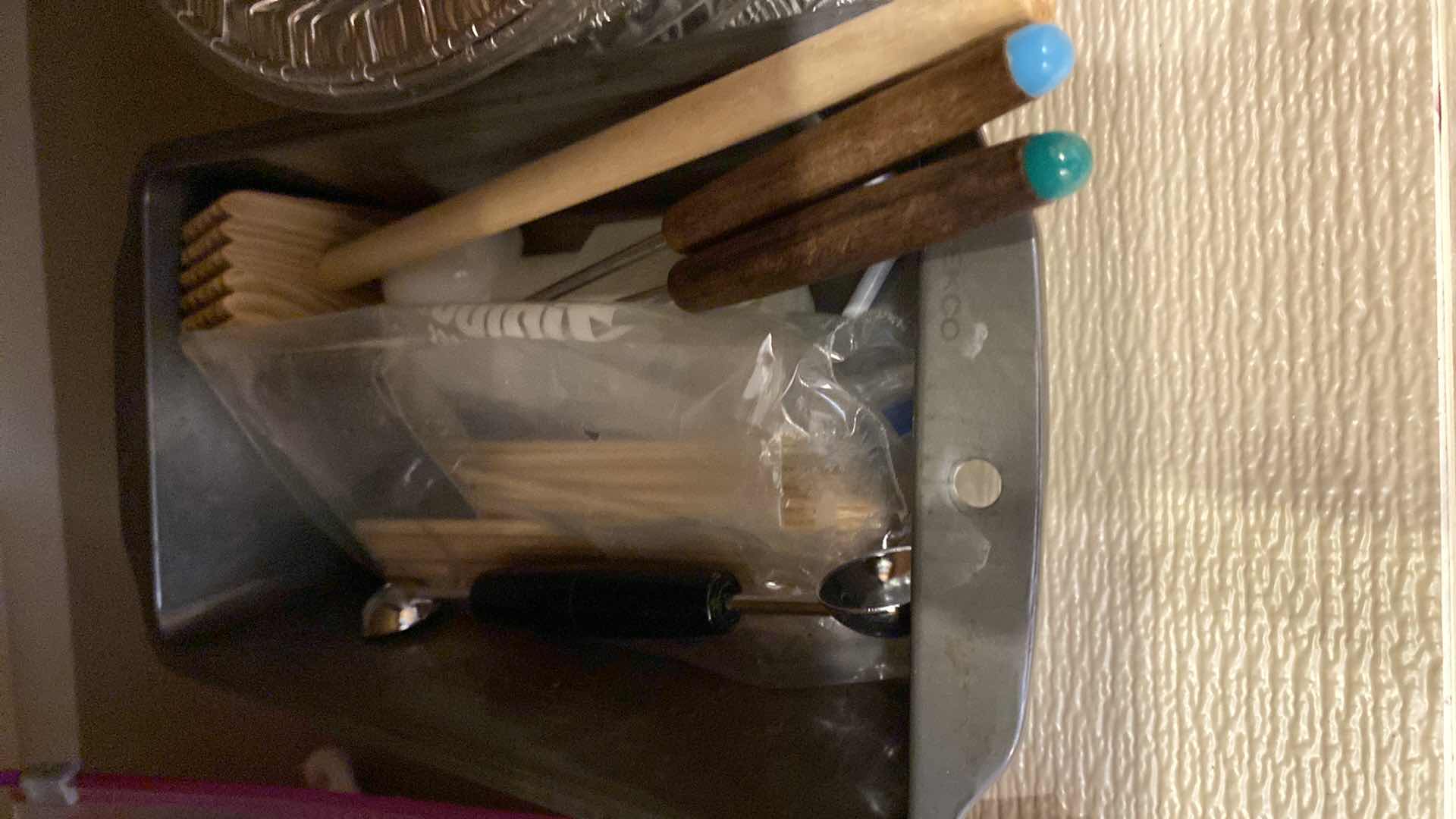 Photo 1 of CONTENTS OF CABINET KNIVES, MOLD, PLATER AND BAKEWARE