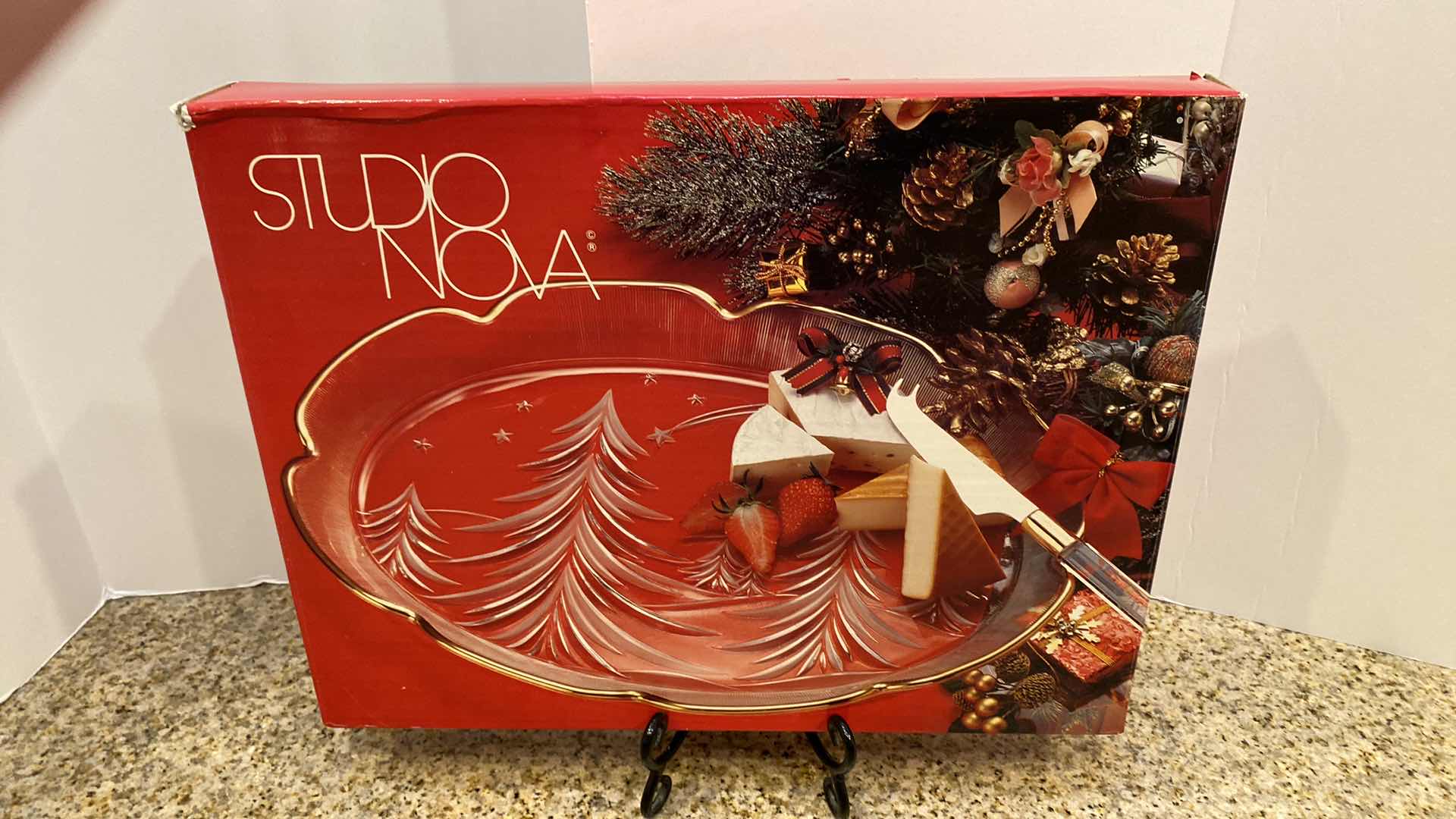 Photo 1 of 3 GLASS SERVING DECOR AND KRUPS GRINDER