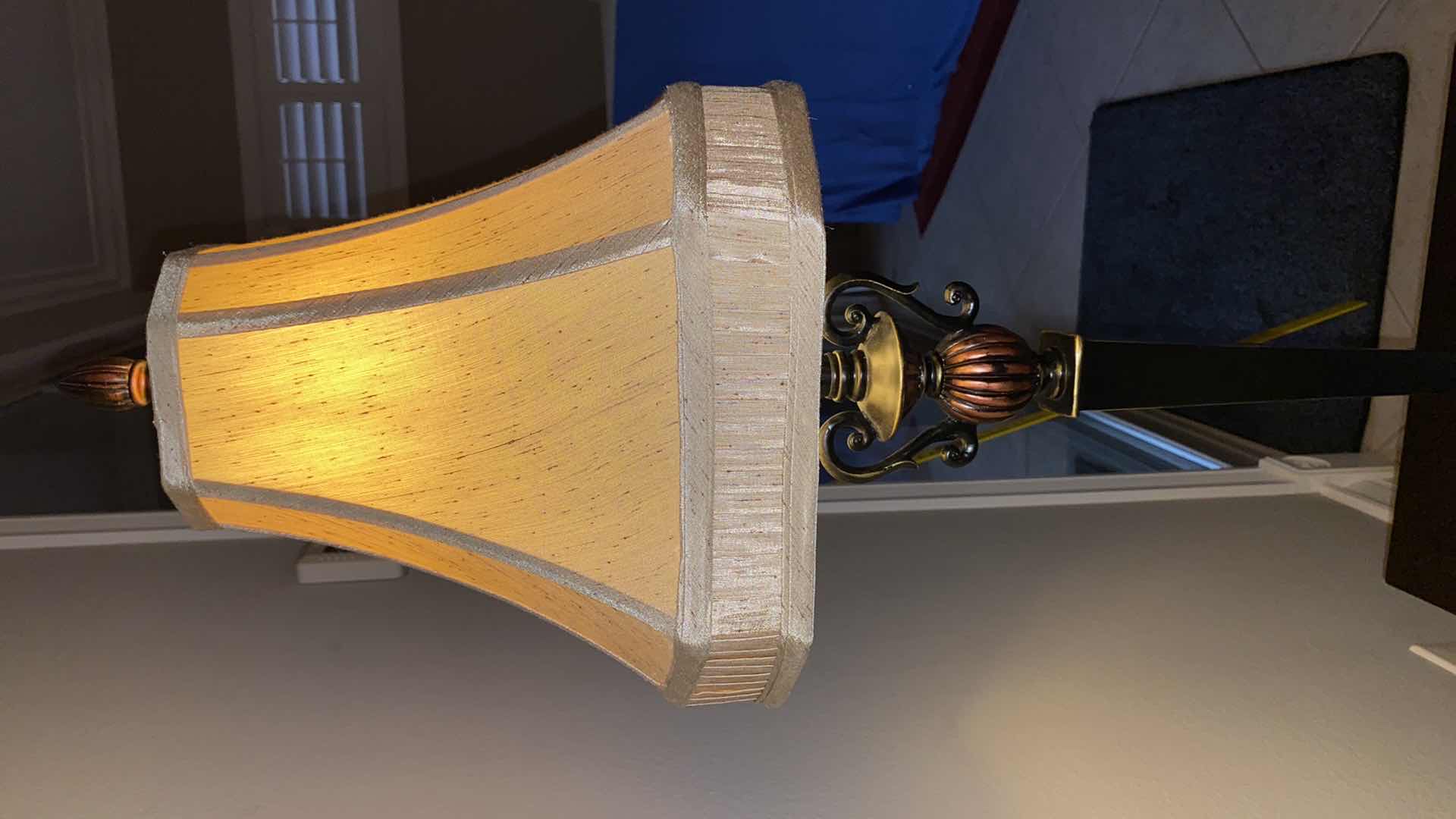 Photo 1 of TABLE LAMP AND HOUSE PLANT H35"