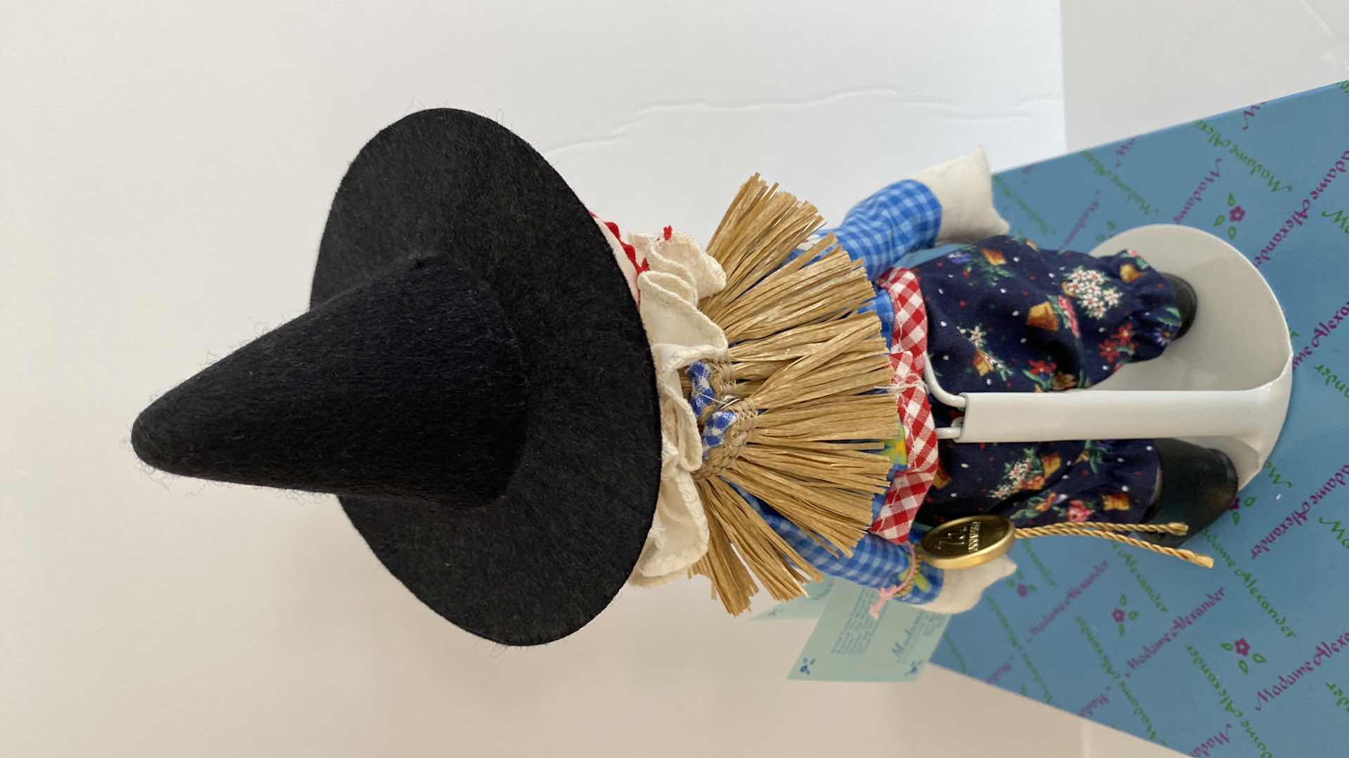 Photo 1 of VINTAGE MADAME ALEXANDER DOLL WIZARD OF OZ 13230 STORYBOOK LITERATURE H8” WITH BOX