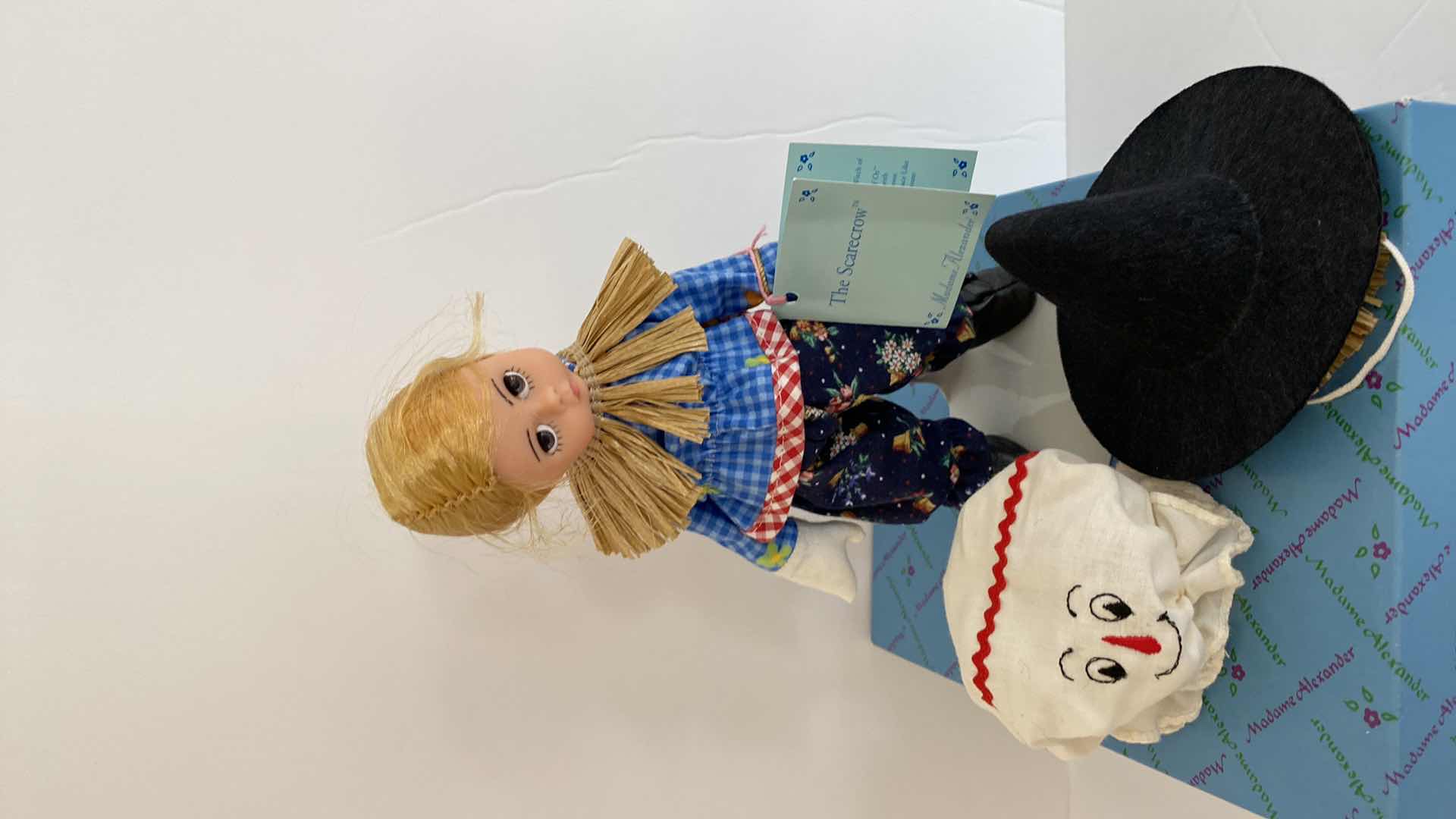 Photo 1 of VINTAGE MADAME ALEXANDER DOLL WIZARD OF OZ 13230 STORYBOOK LITERATURE H8” WITH BOX