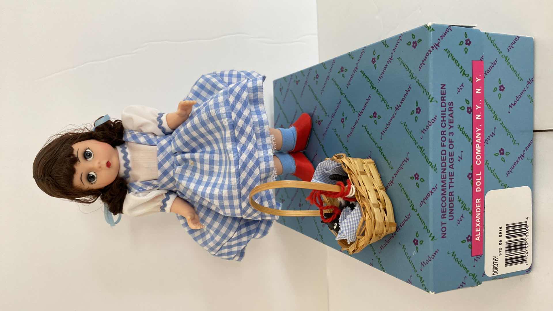Photo 1 of VINTAGE MADAME ALEXANDER DOLL WIZARD OF OZ DOROTHY 13200 H7.5” WITH BOX