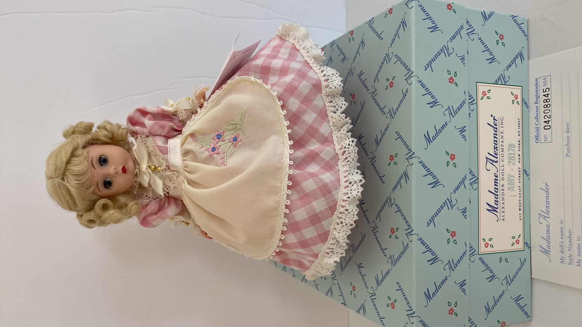 Photo 1 of MADAME ALEXANDER LITTLE WOMEN COLLECTION AMY 28170 H8” WITH BOX