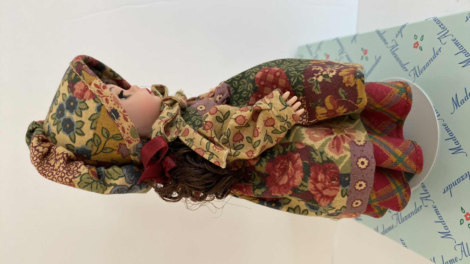 Photo 1 of MADAME ALEXANDER LAURA INGALLS WILDER 14110 COLLECTIBLE H8” WITH BOX