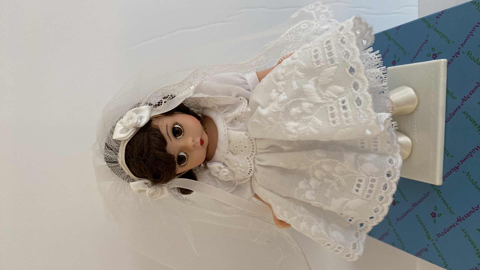 Photo 1 of MADAME ALEXANDER CLASSICS FIRST COMMUNION 21101 COLLECTIBLE H8”