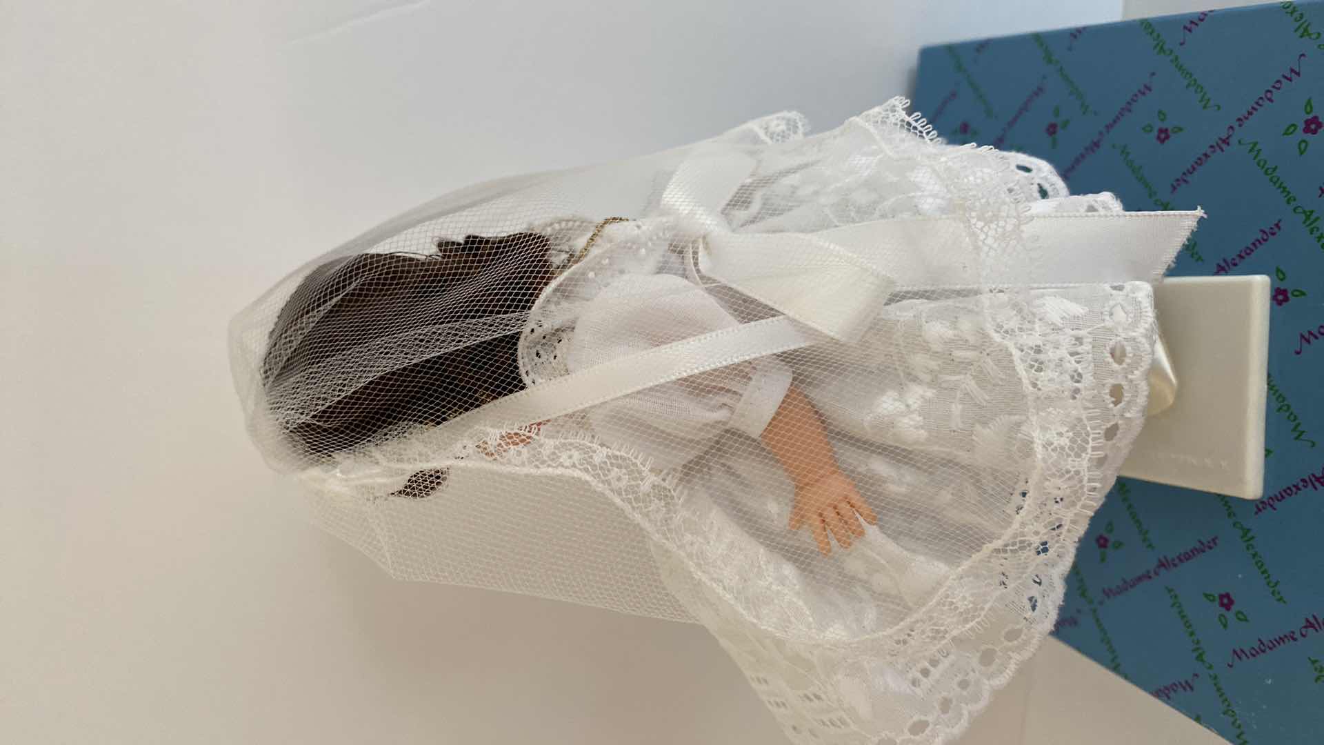 Photo 1 of MADAME ALEXANDER CLASSICS FIRST COMMUNION 21101 COLLECTIBLE H8”