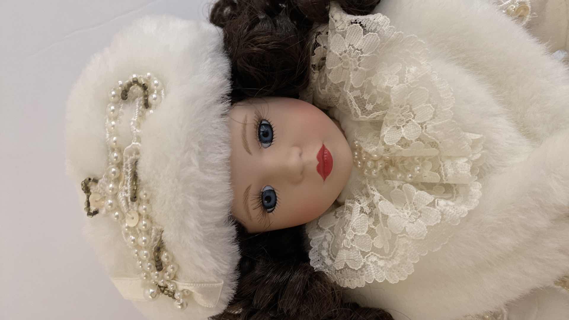 Photo 1 of 1996 VICTORIAN COLLECTION PORCELAIN DOLL MELISSA JANE H16” LIMITED EDITION