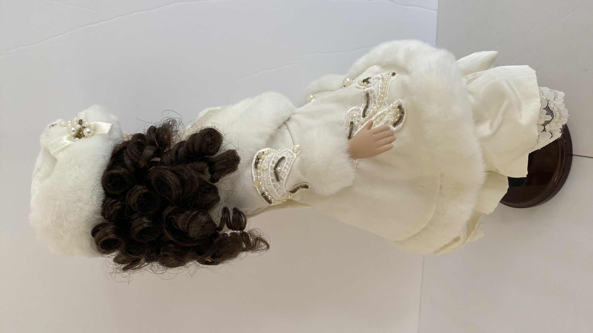 Photo 1 of 1996 VICTORIAN COLLECTION PORCELAIN DOLL MELISSA JANE H16” LIMITED EDITION