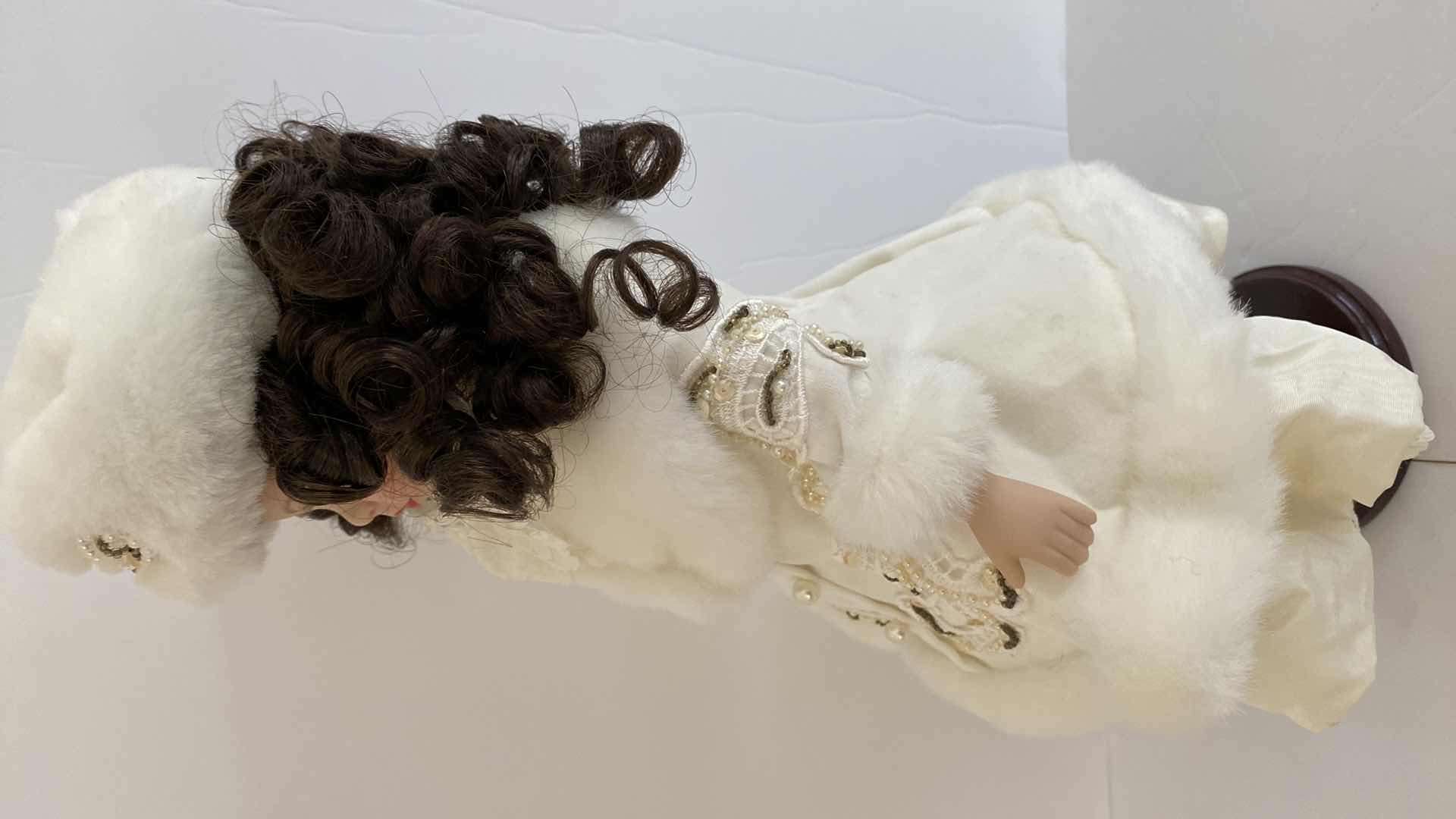 Photo 1 of 1996 VICTORIAN COLLECTION PORCELAIN DOLL MELISSA JANE H16” LIMITED EDITION