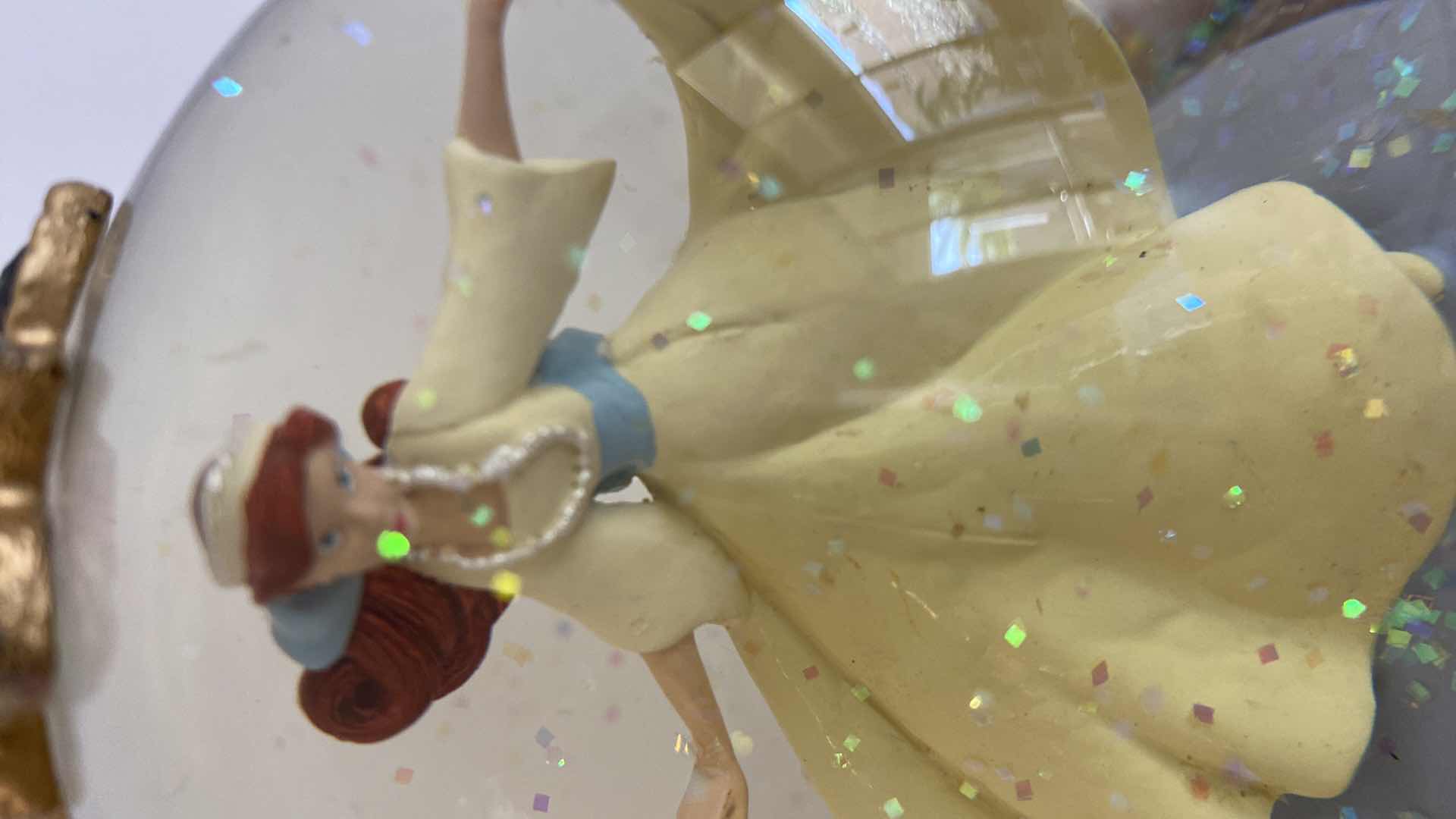 Photo 1 of VINTAGE 1997 ANASTASIA MUSICAL SNOW GLOBE TWENTIETH CENTURY FOX FILM CORP