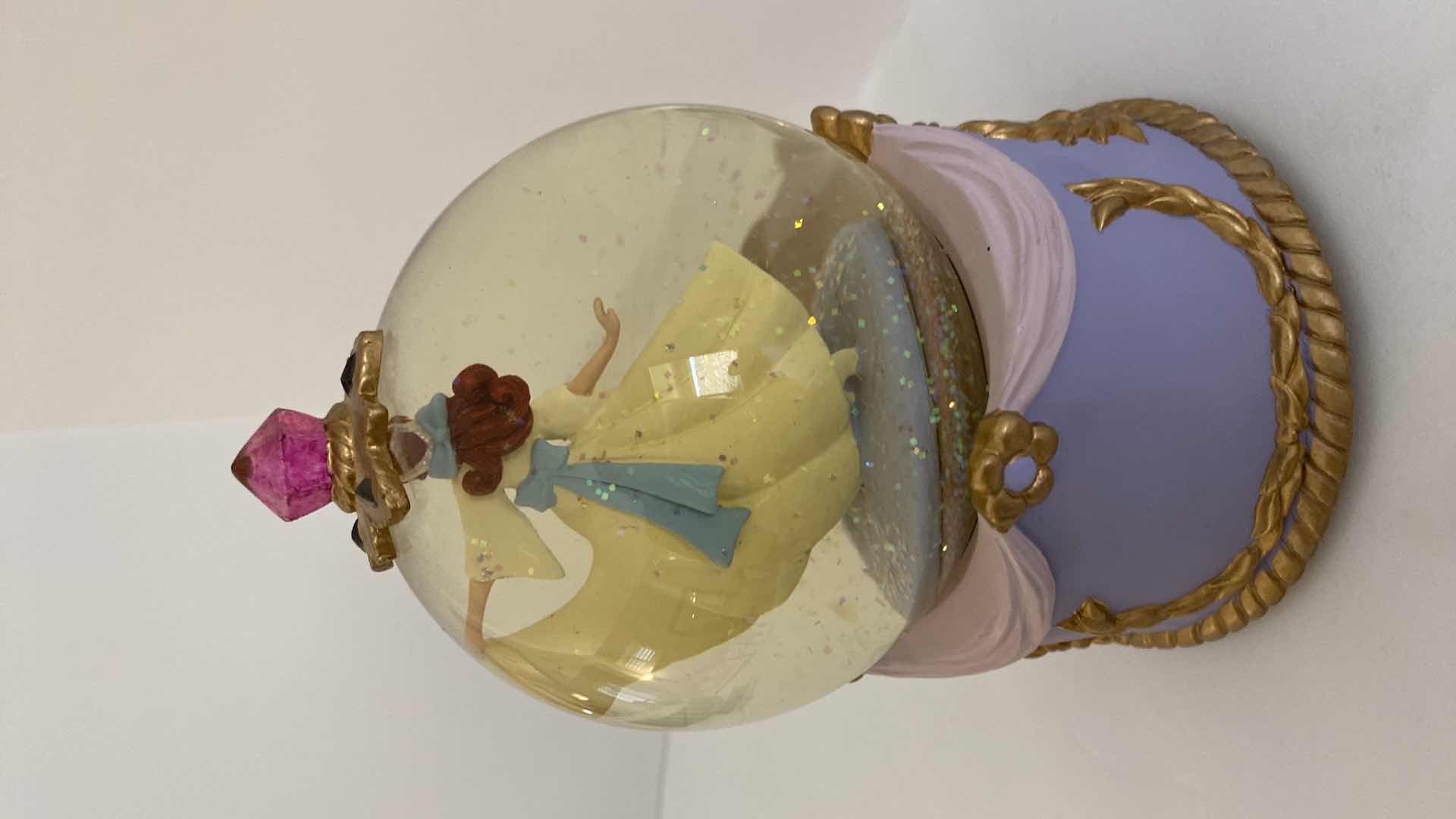 Photo 1 of VINTAGE 1997 ANASTASIA MUSICAL SNOW GLOBE TWENTIETH CENTURY FOX FILM CORP